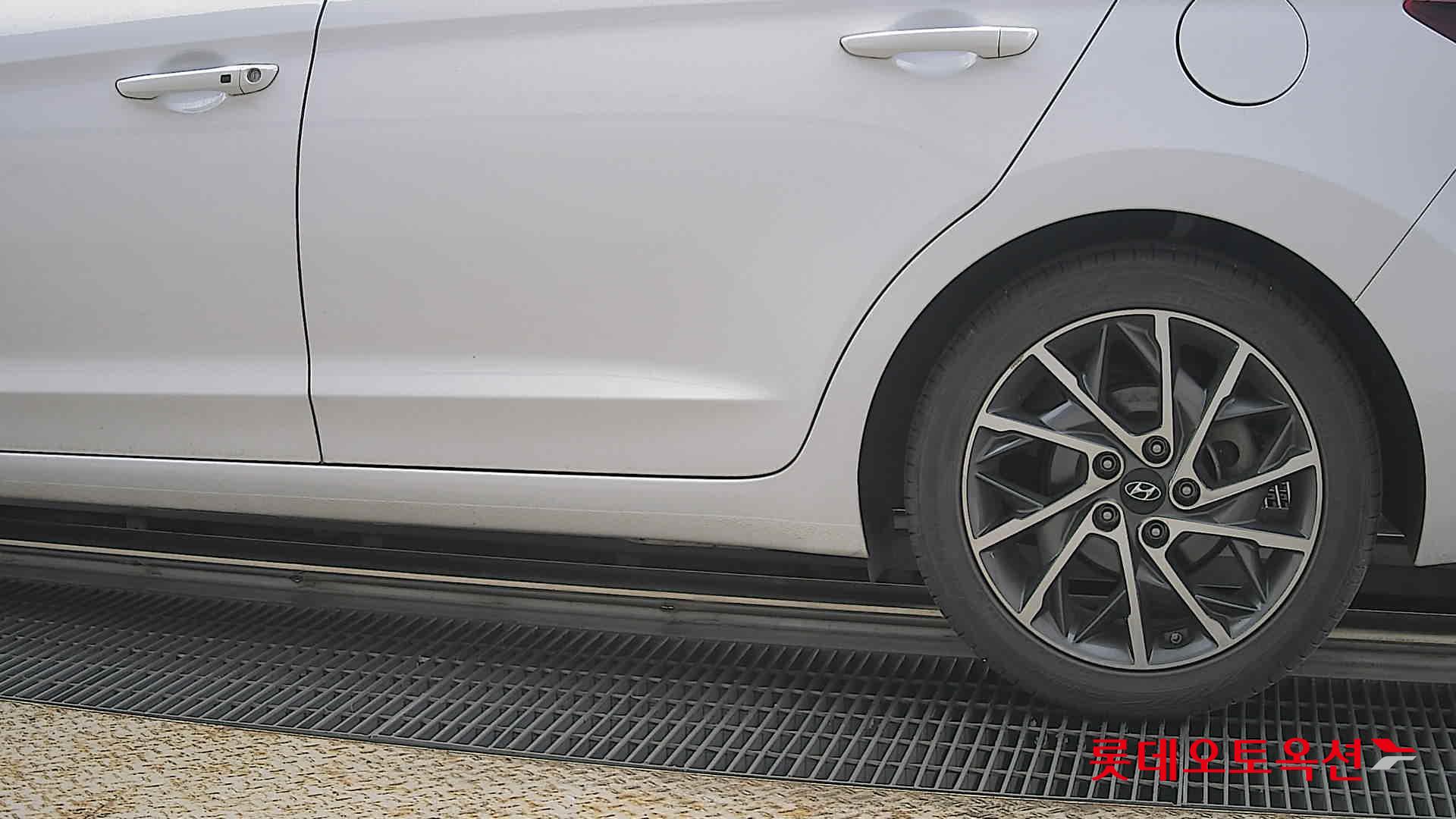 Hyundai Elantra 2020 - Image 26