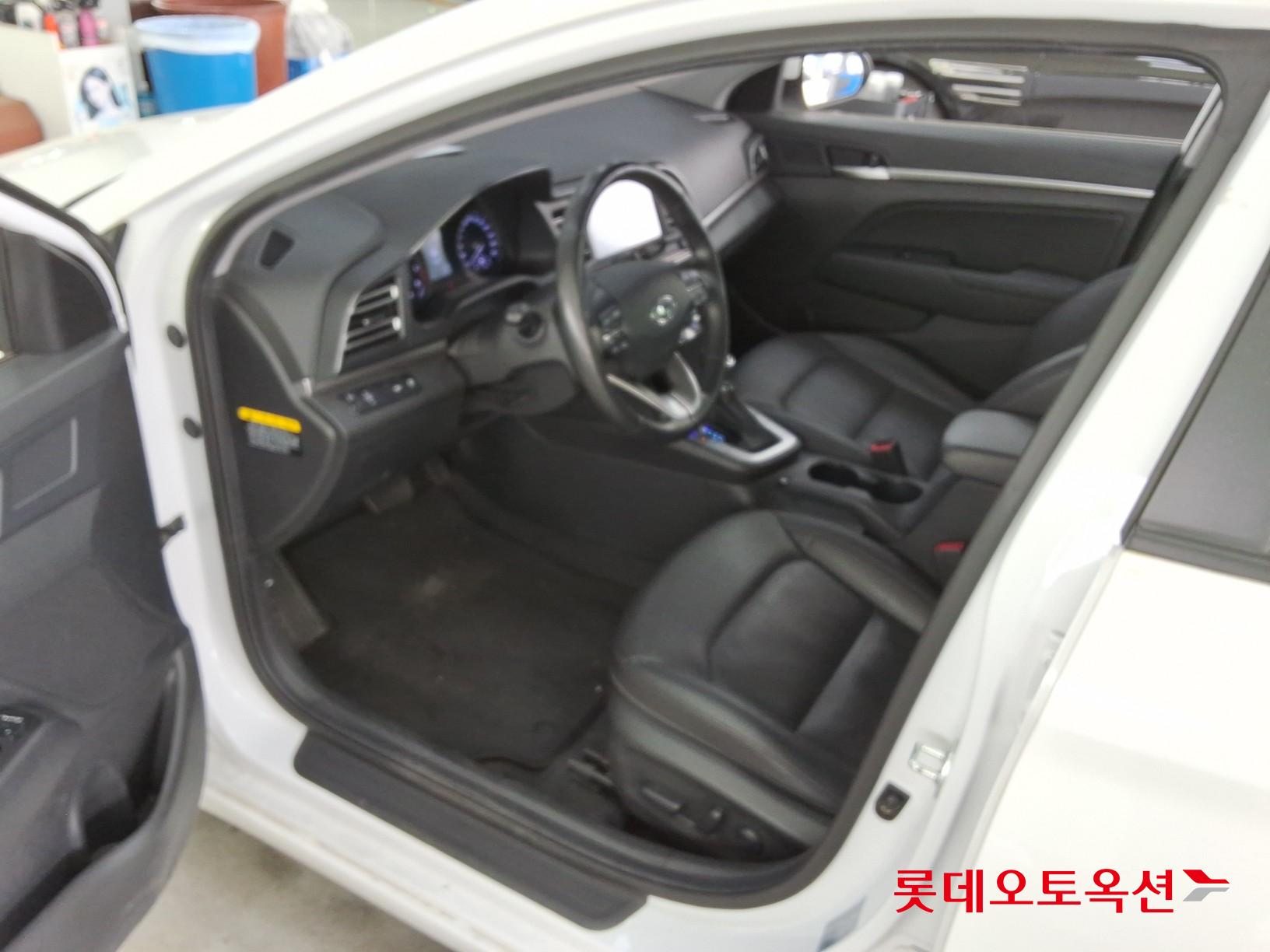 Hyundai Elantra 2020 - Image 35