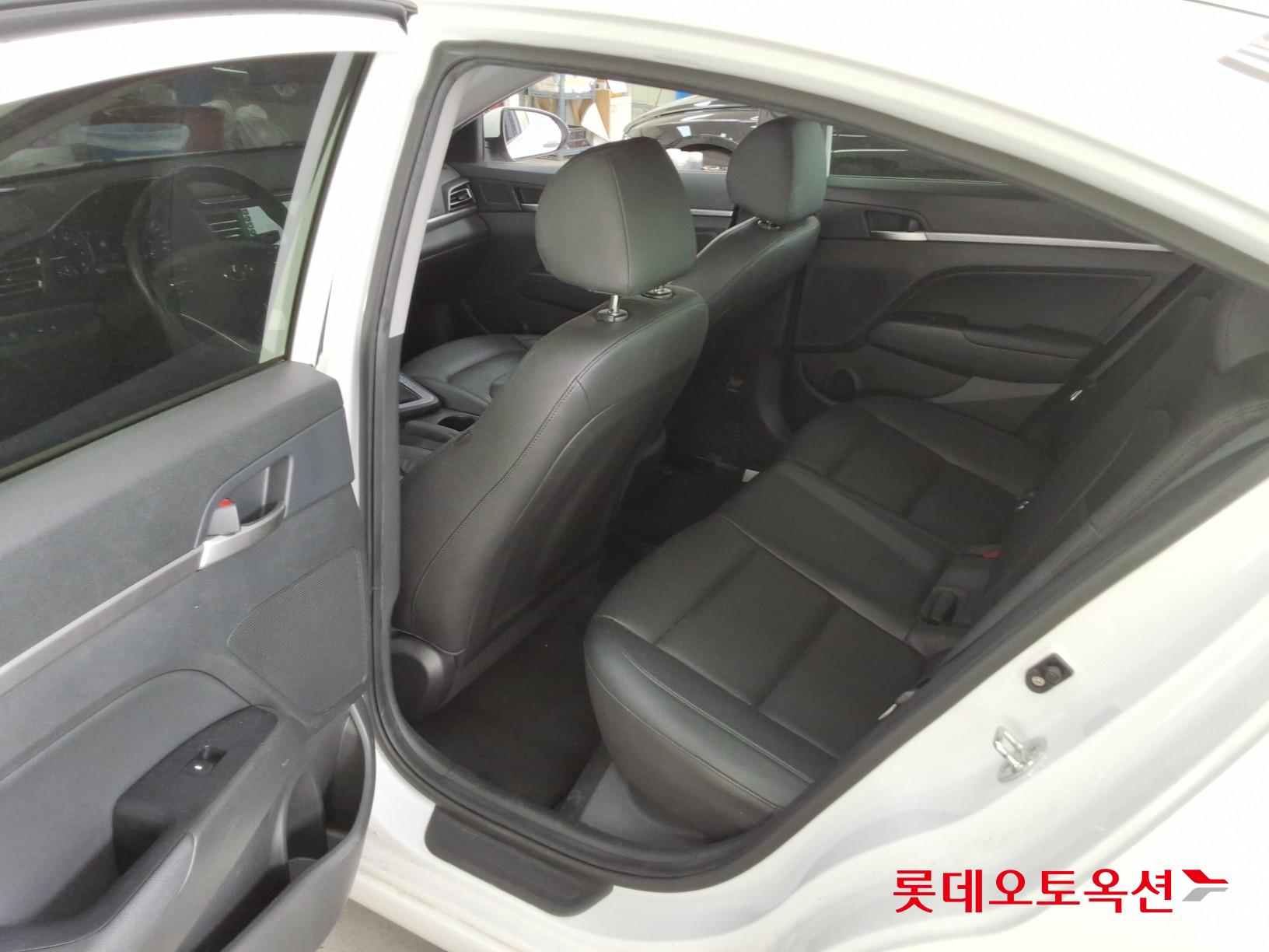 Hyundai Elantra 2020 - Image 36
