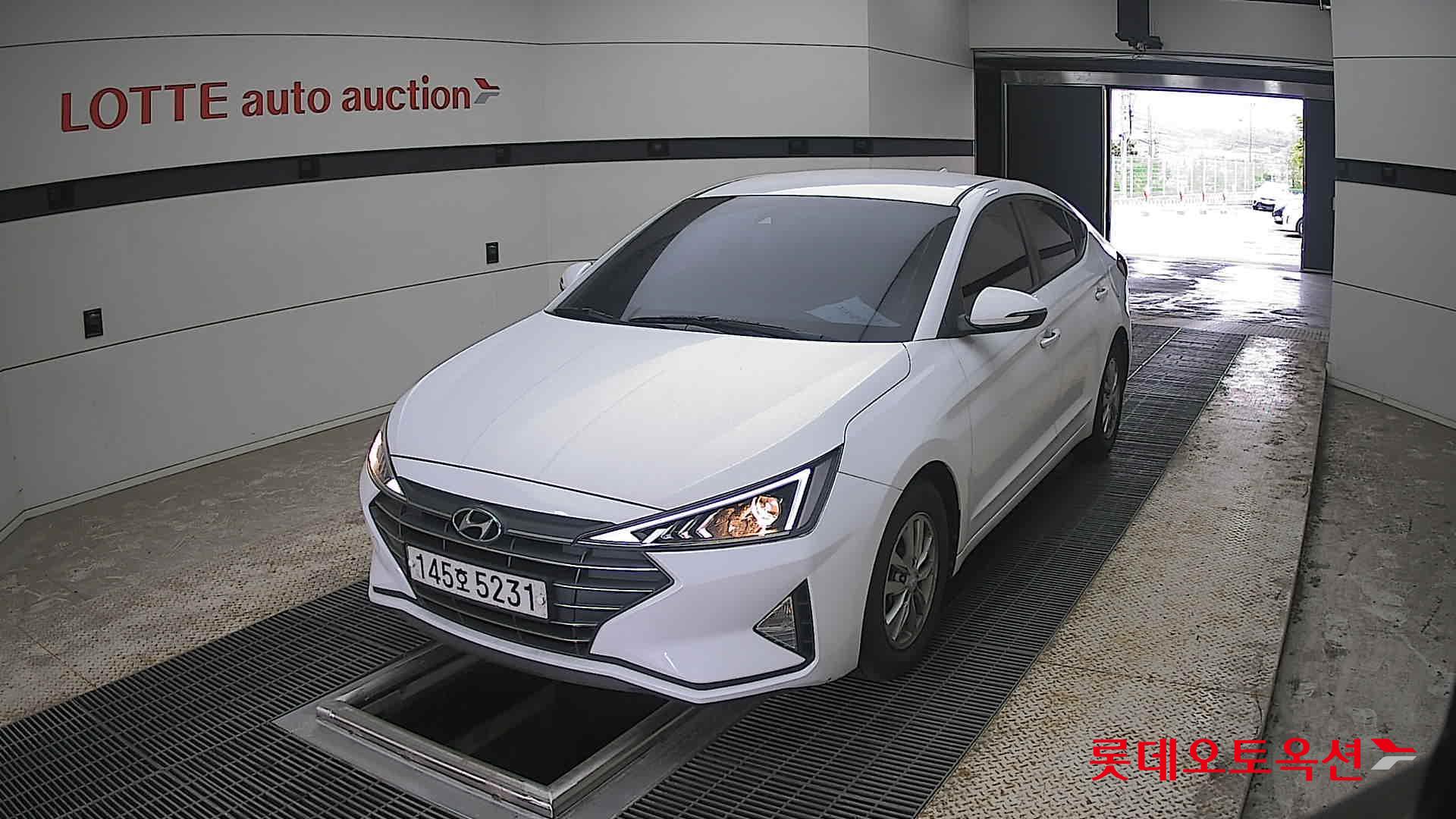 Hyundai Elantra 2020 - Image 10