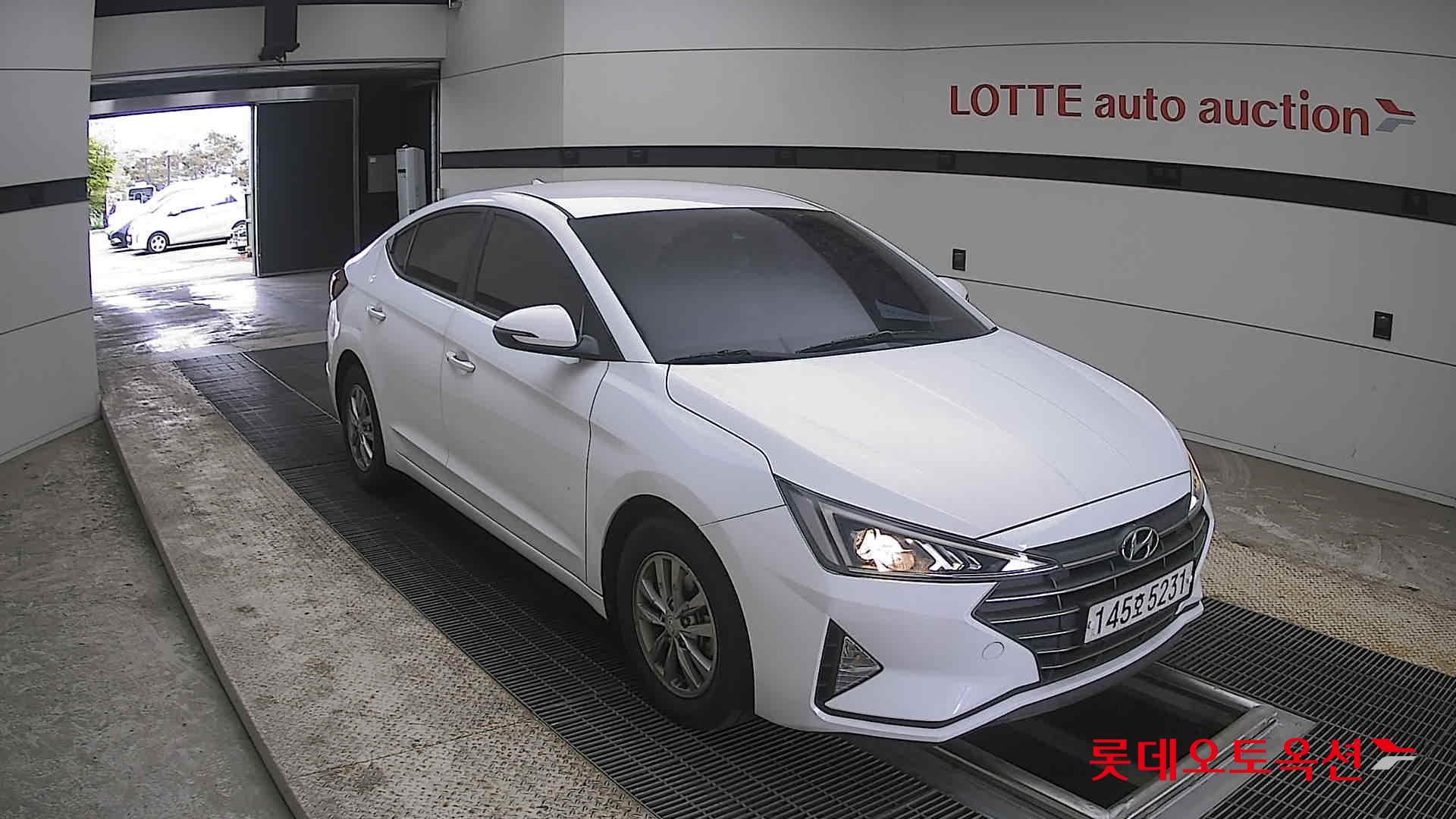Hyundai Elantra 2020 - Image 6