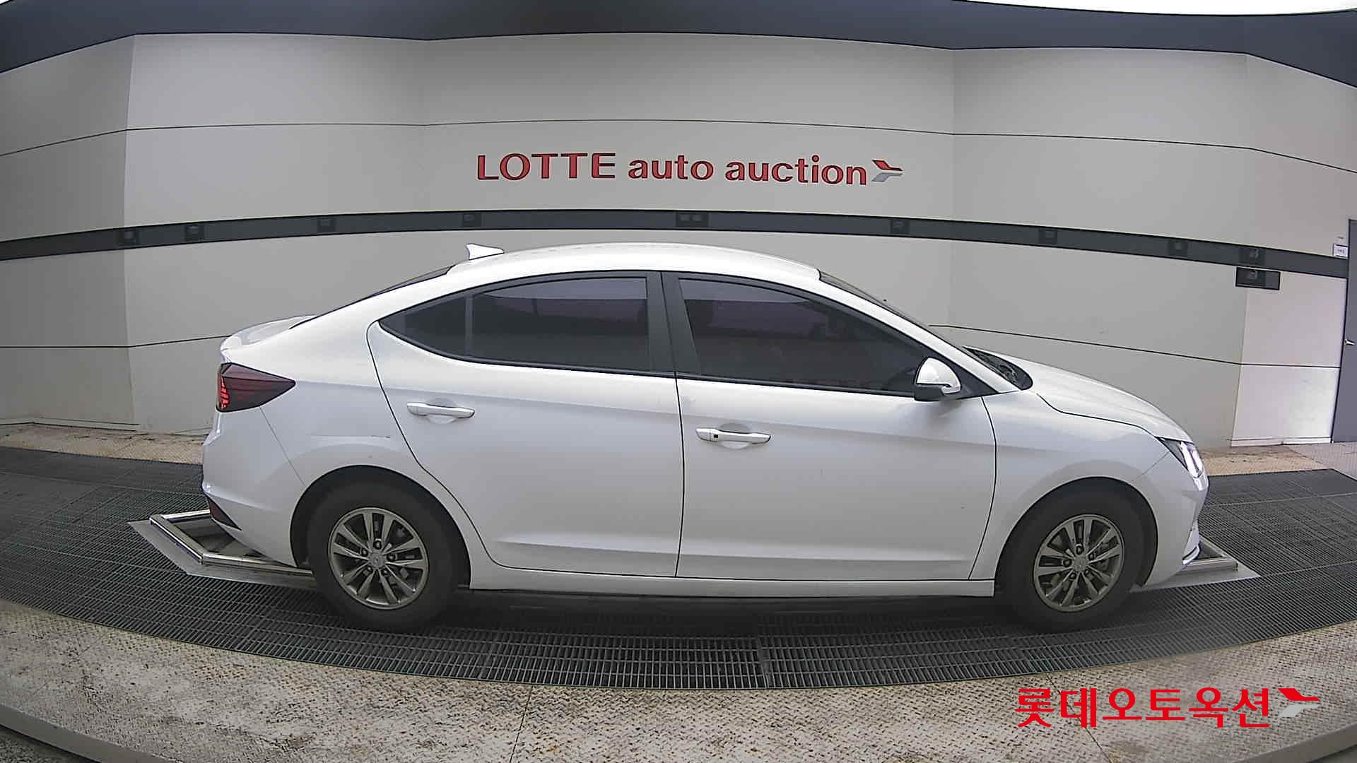 Hyundai Elantra 2020 - Image 21