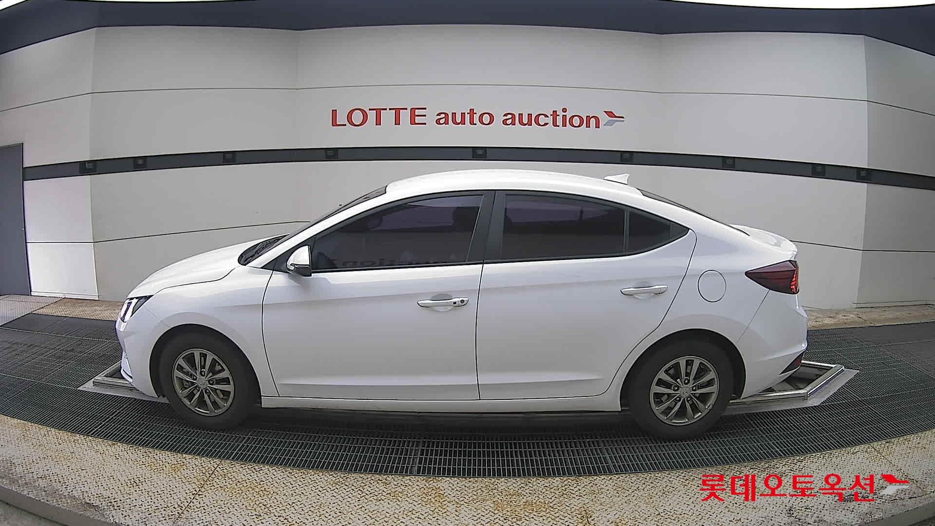 Hyundai Elantra 2020 - Image 13
