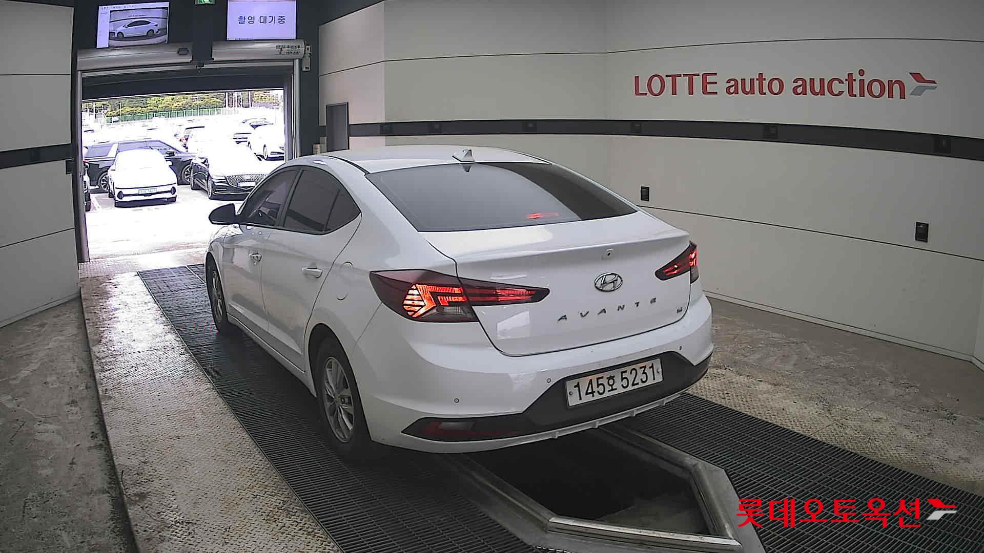 Hyundai Elantra 2020 - Image 16
