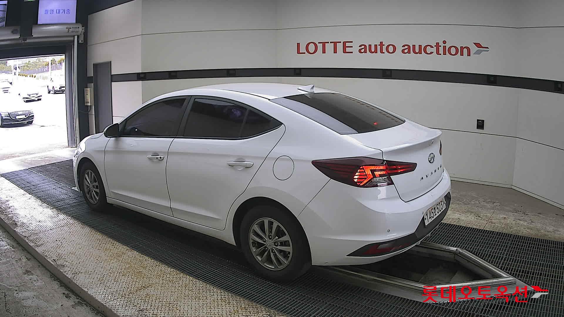 Hyundai Elantra 2020 - Image 15