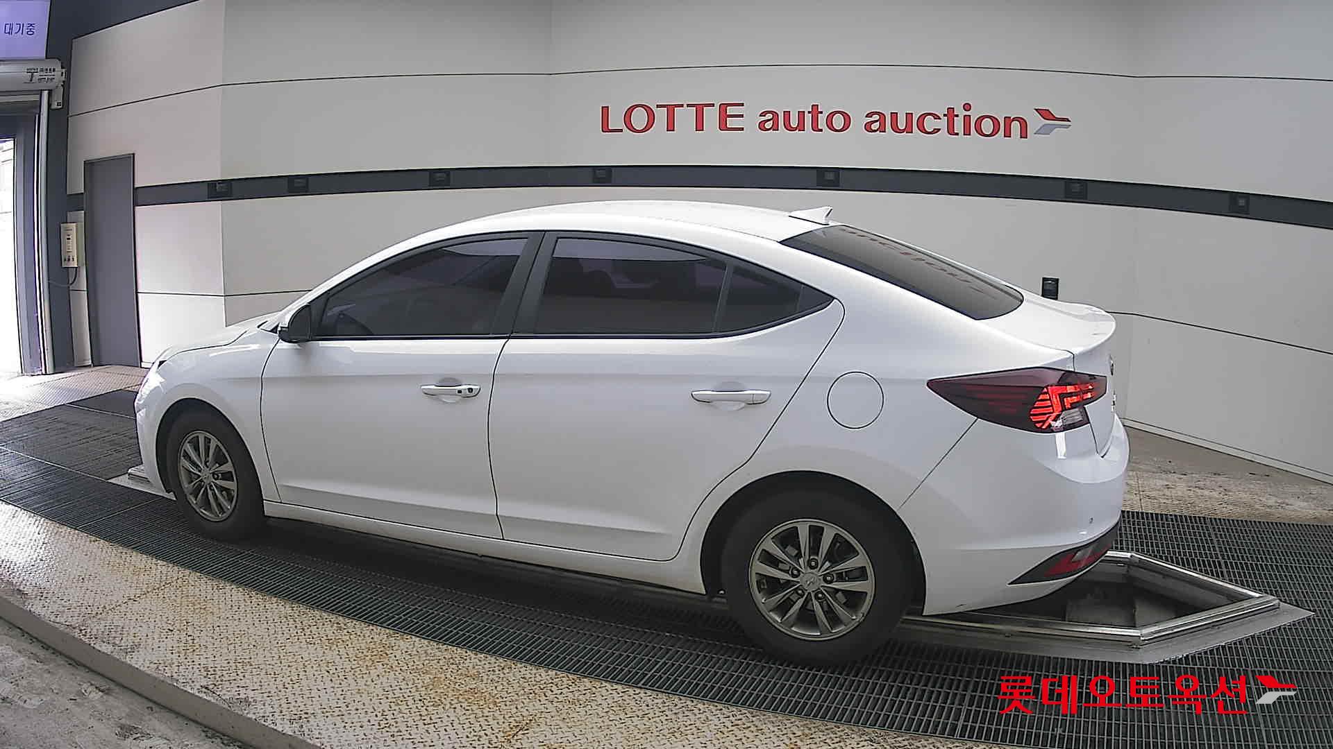 Hyundai Elantra 2020 - Image 14
