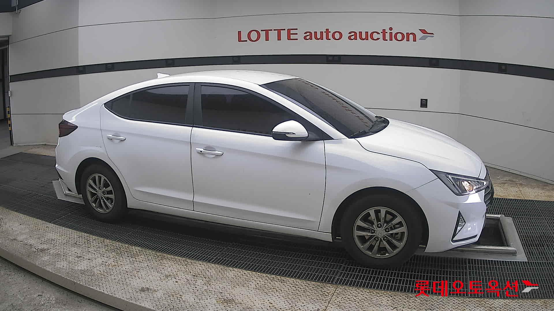 Hyundai Elantra 2020 - Image 22