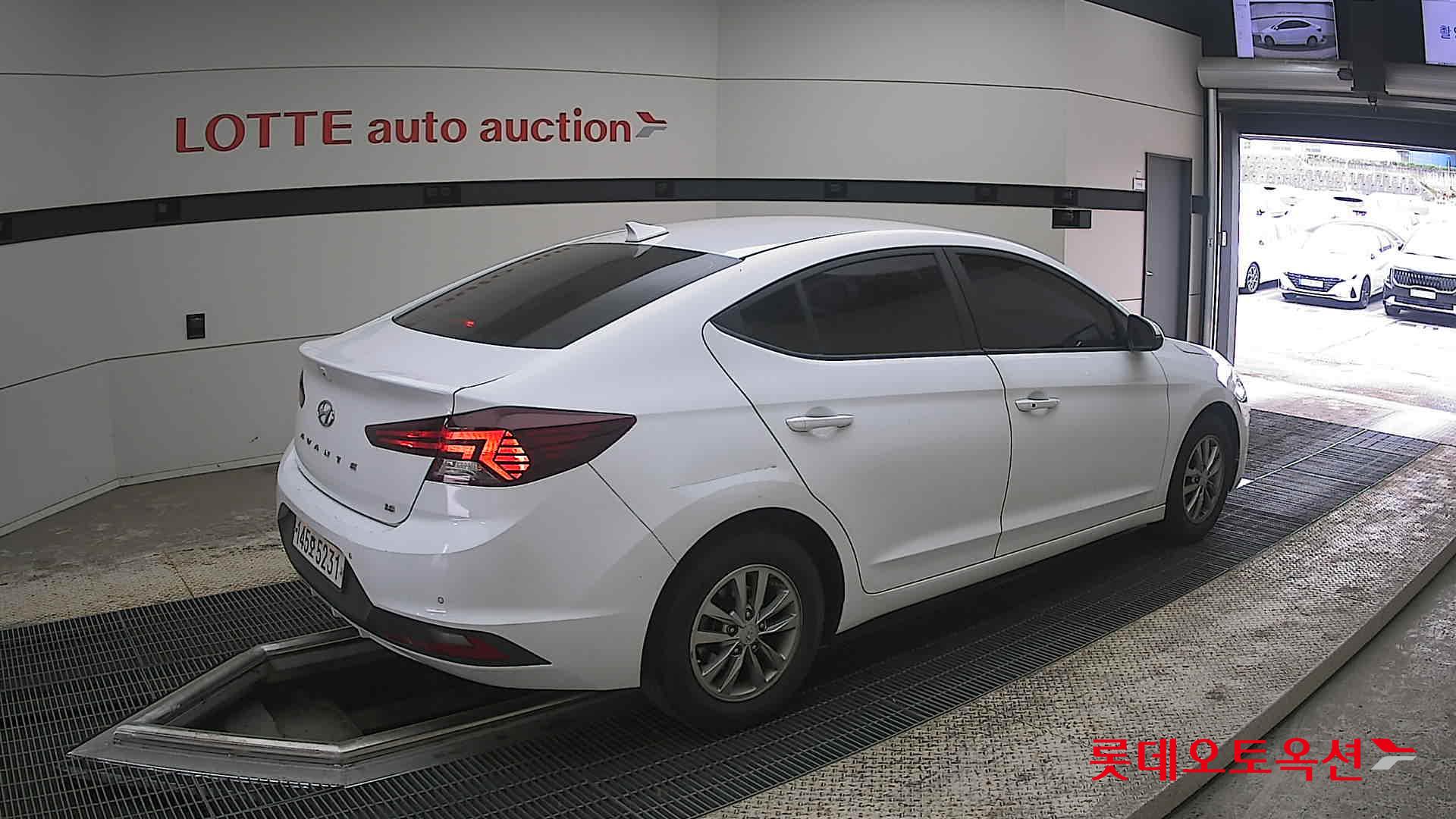 Hyundai Elantra 2020 - Image 19