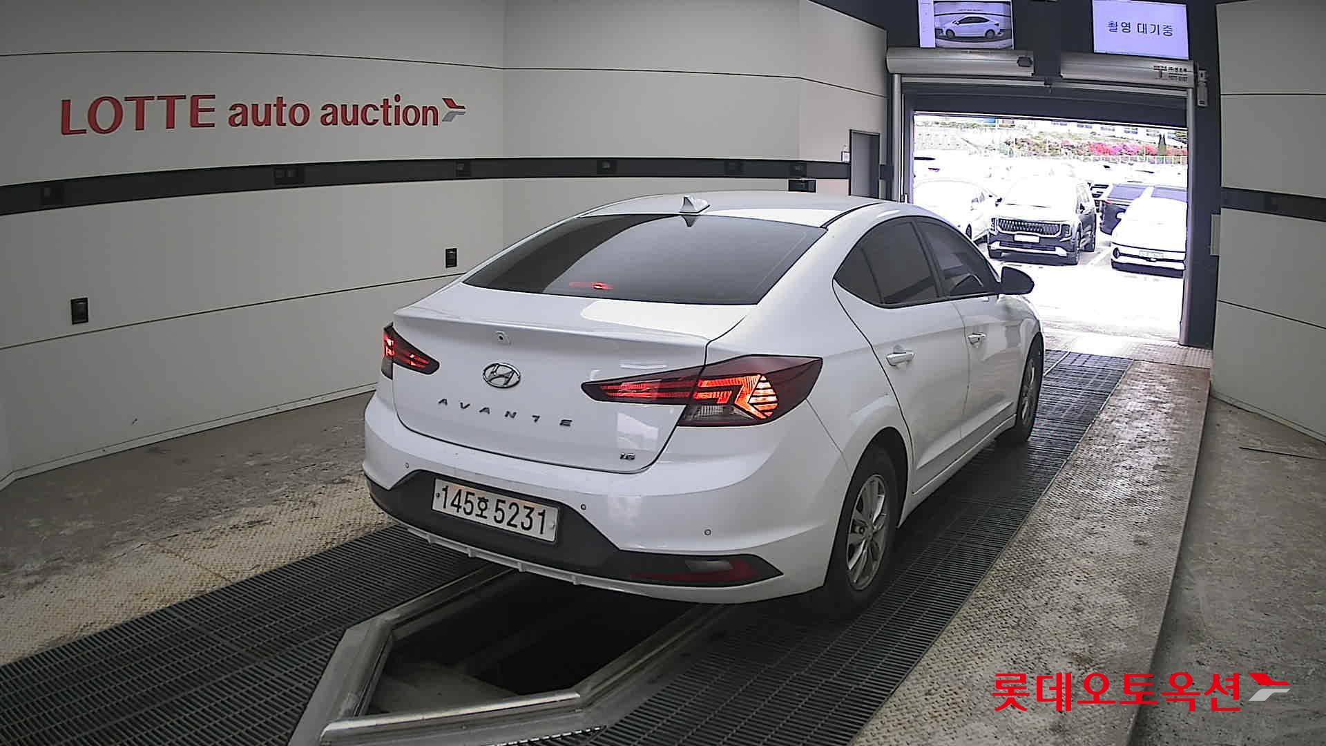 Hyundai Elantra 2020 - Image 18