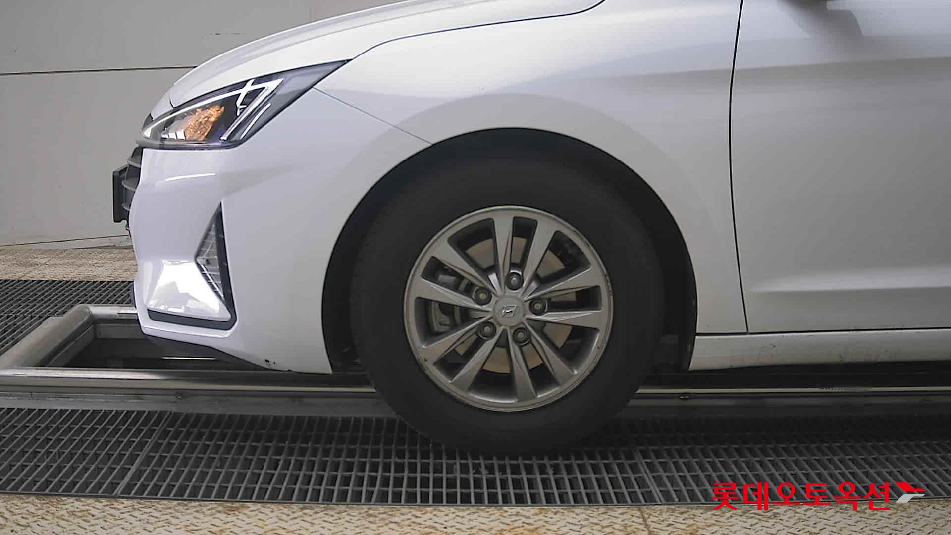 Hyundai Elantra 2020 - Image 25