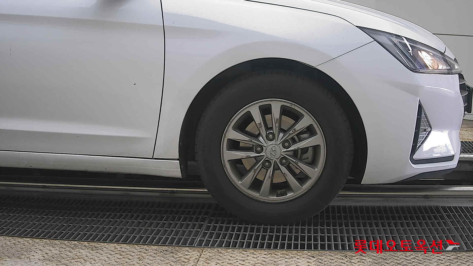 Hyundai Elantra 2020 - Image 27