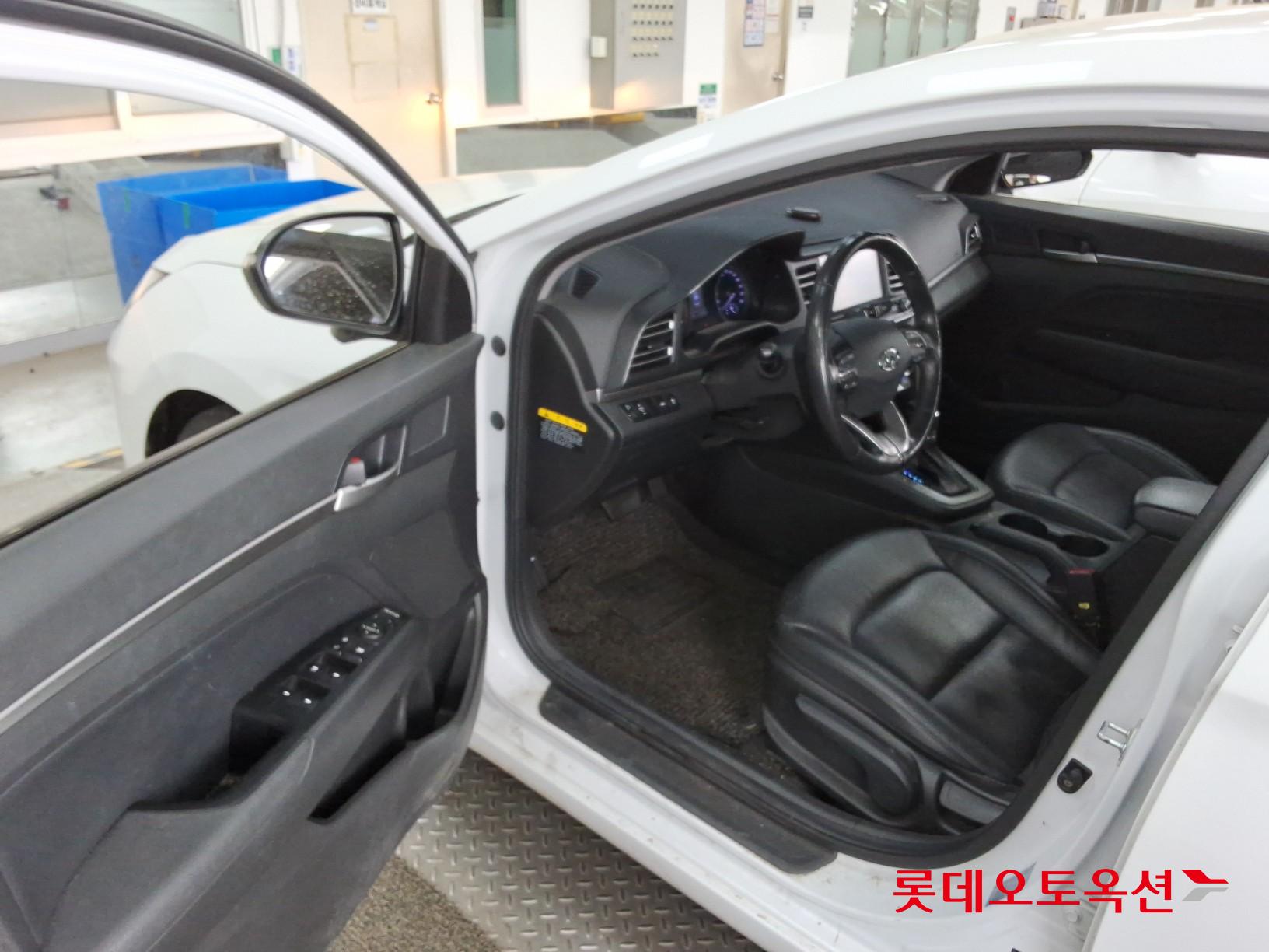 Hyundai Elantra 2020 - Image 35