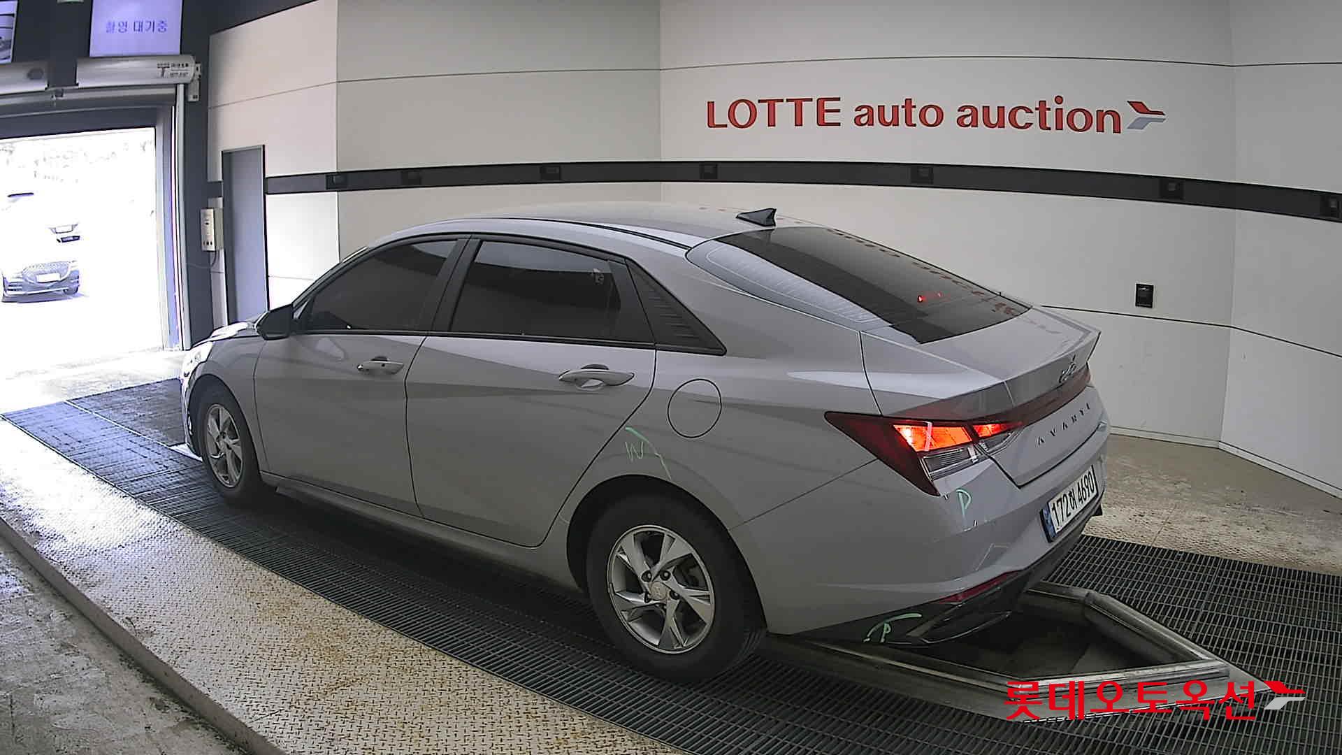 Hyundai Elantra - 15