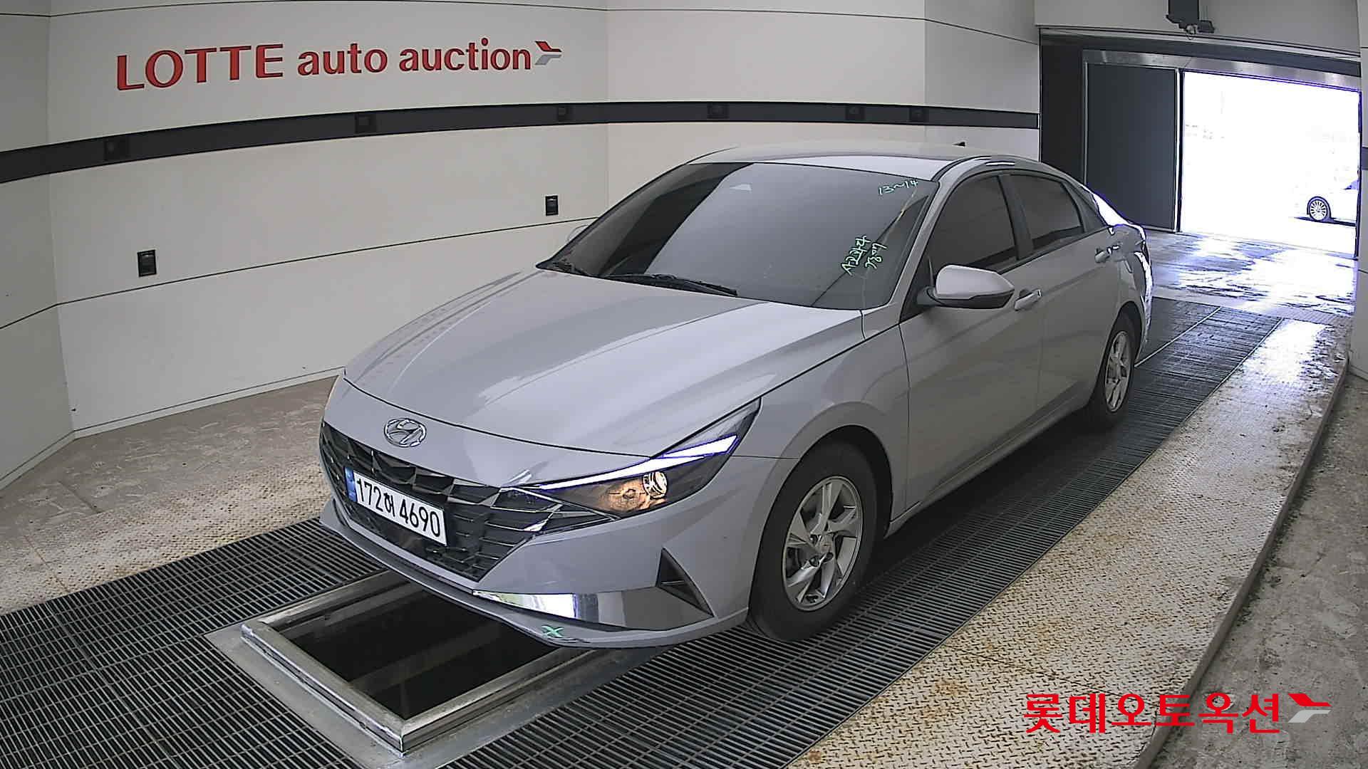 Hyundai Elantra - 3