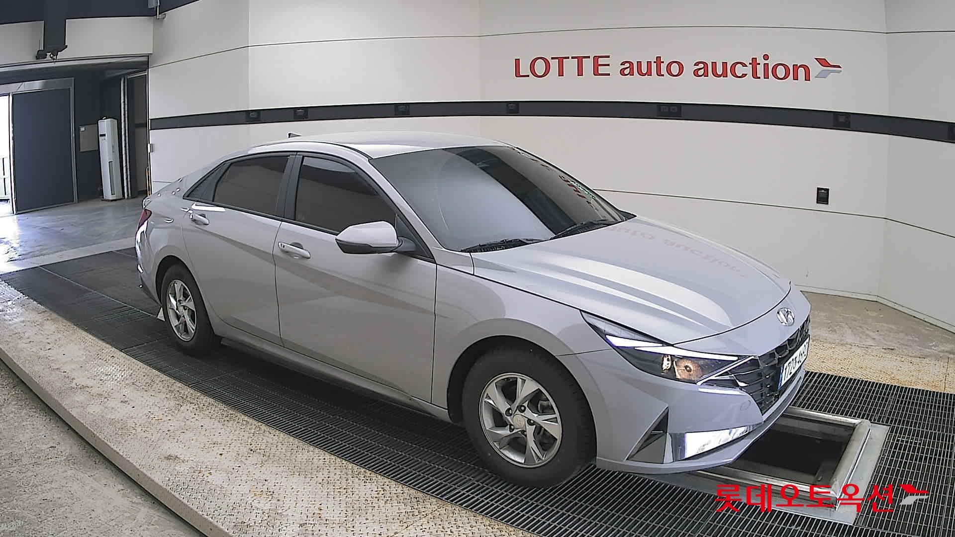 Hyundai Elantra - 23
