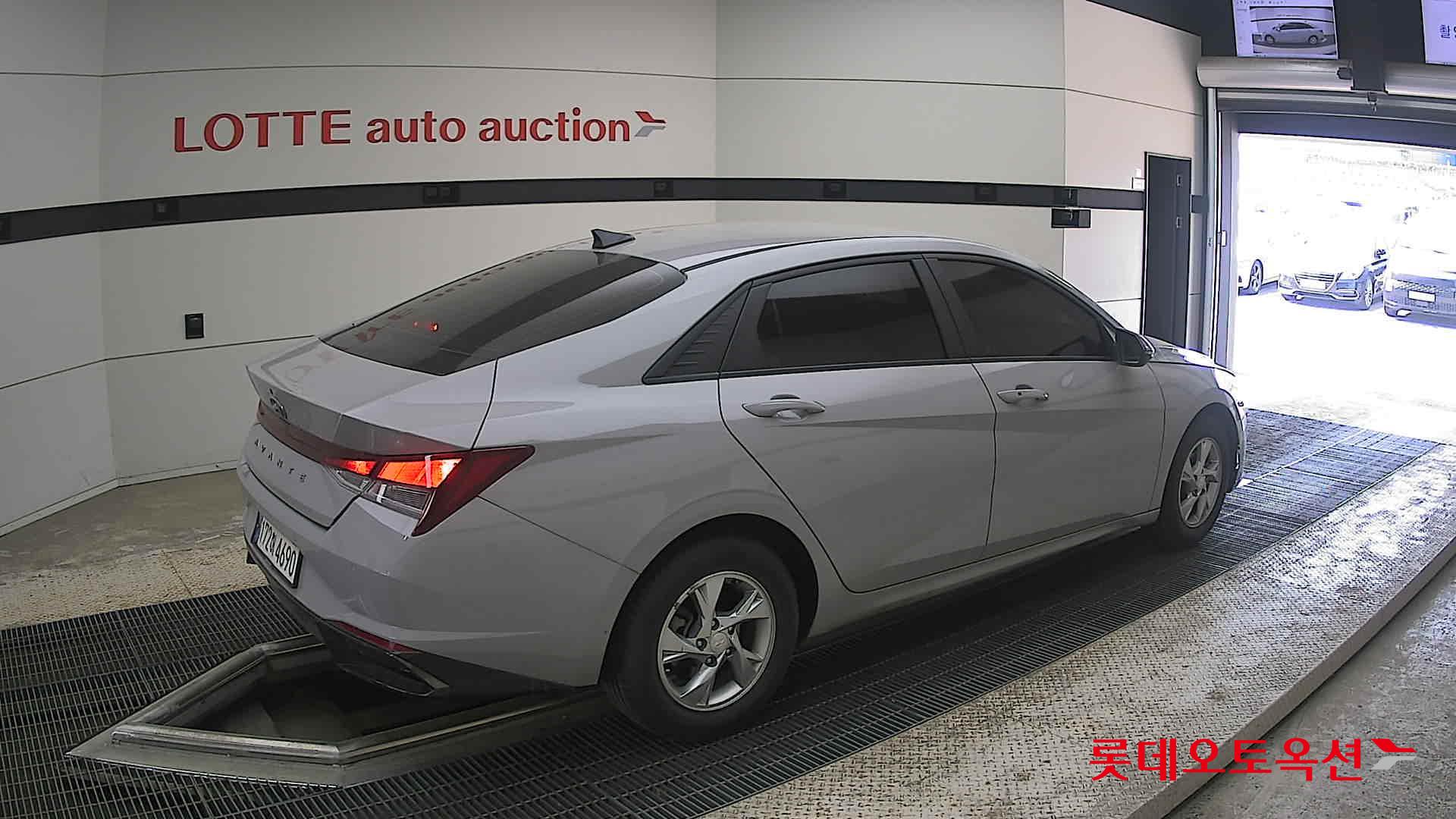 Hyundai Elantra - 19