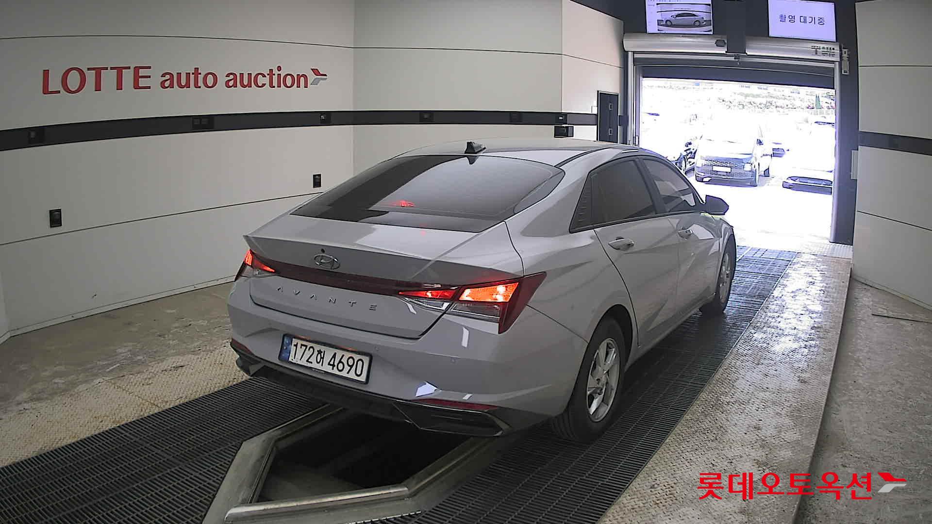 Hyundai Elantra - 18