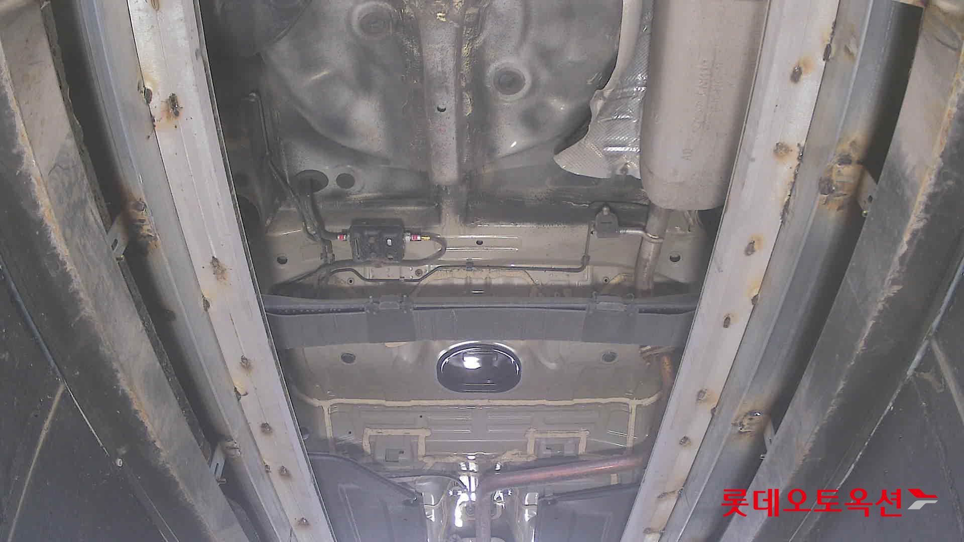 Hyundai Elantra - 2