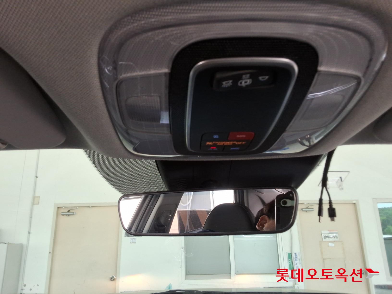 Hyundai Elantra - 31