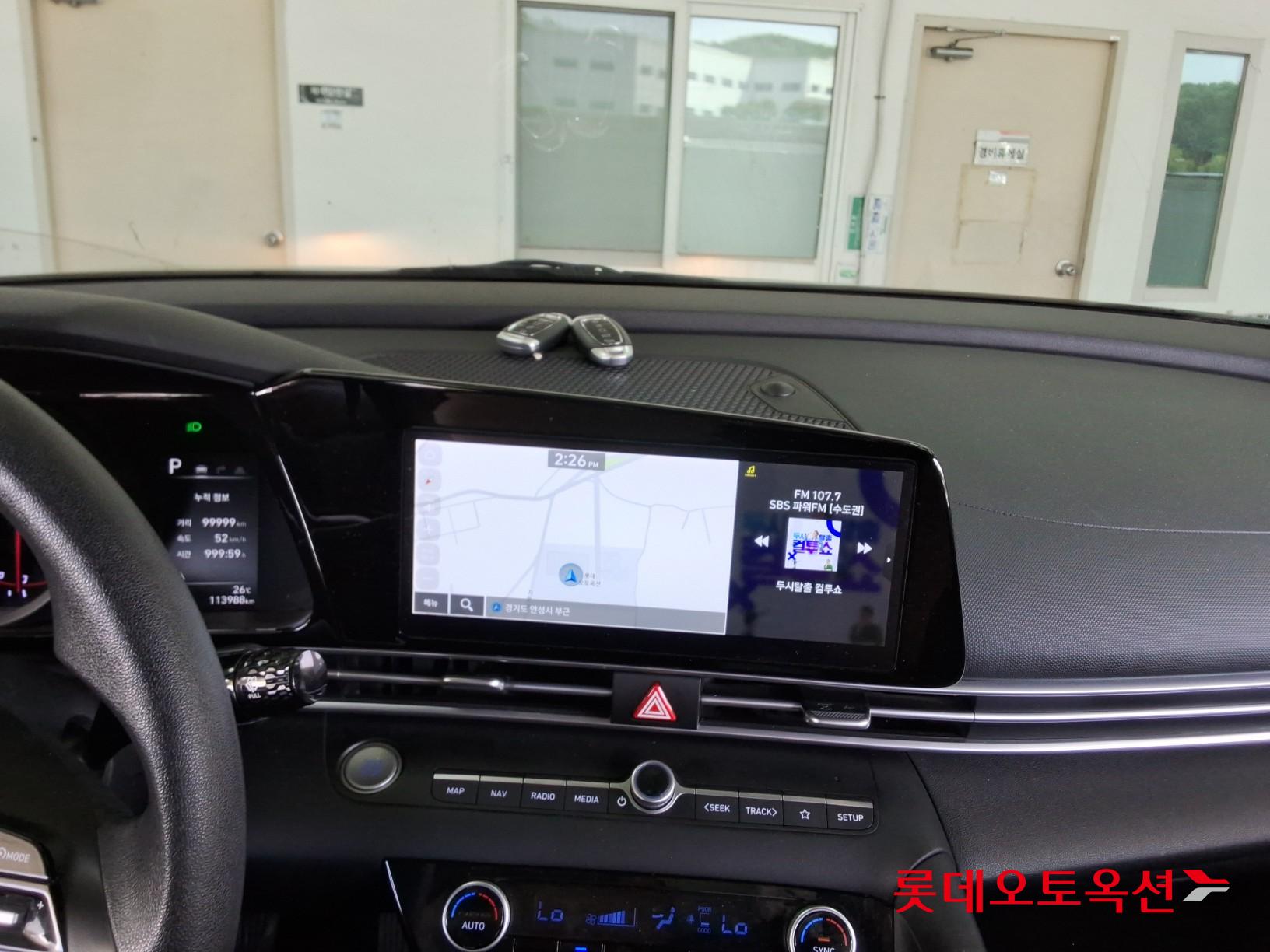 Hyundai Elantra - 32