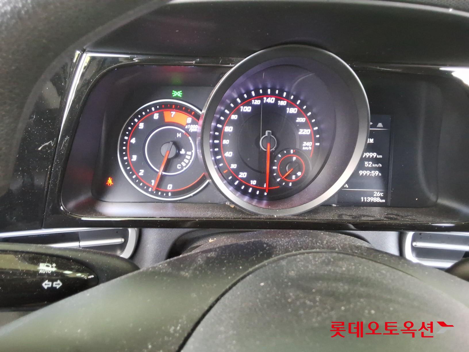 Hyundai Elantra - 35