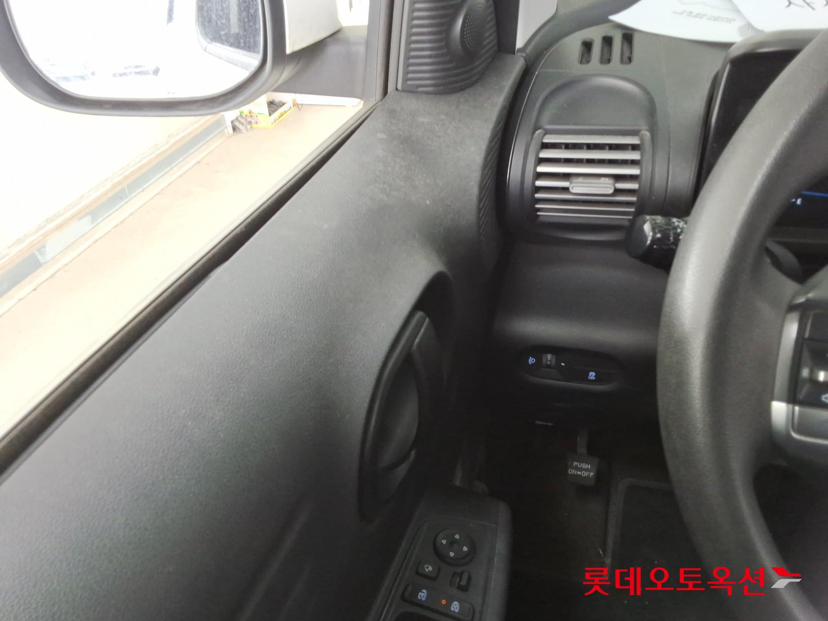 Hyundai Casper 2023 - Image 29