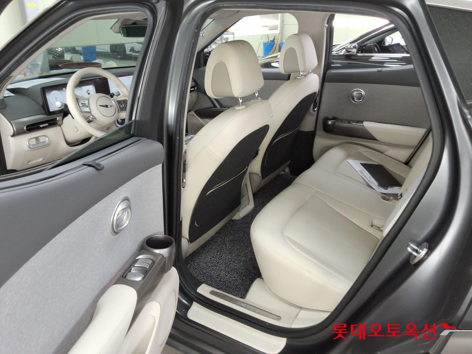 Genesis GV60 - 36