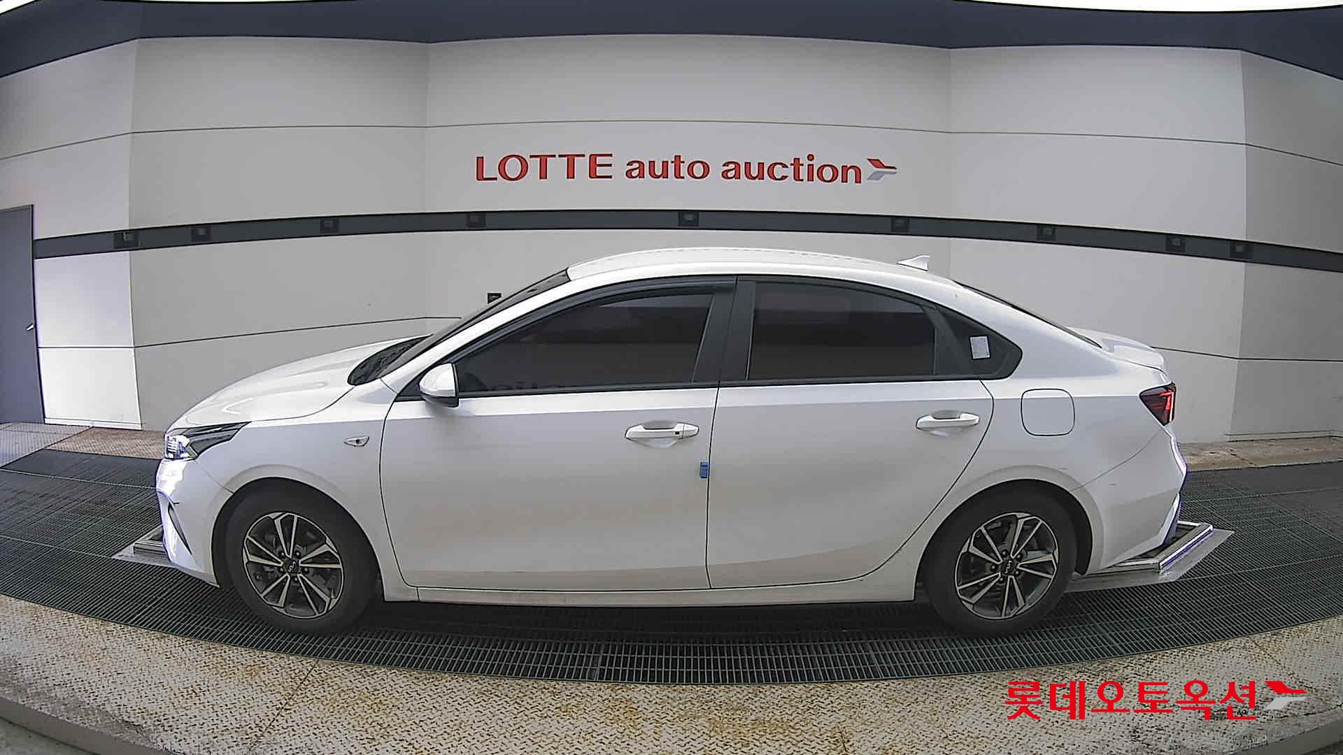 Kia K3 2022 - Image 13