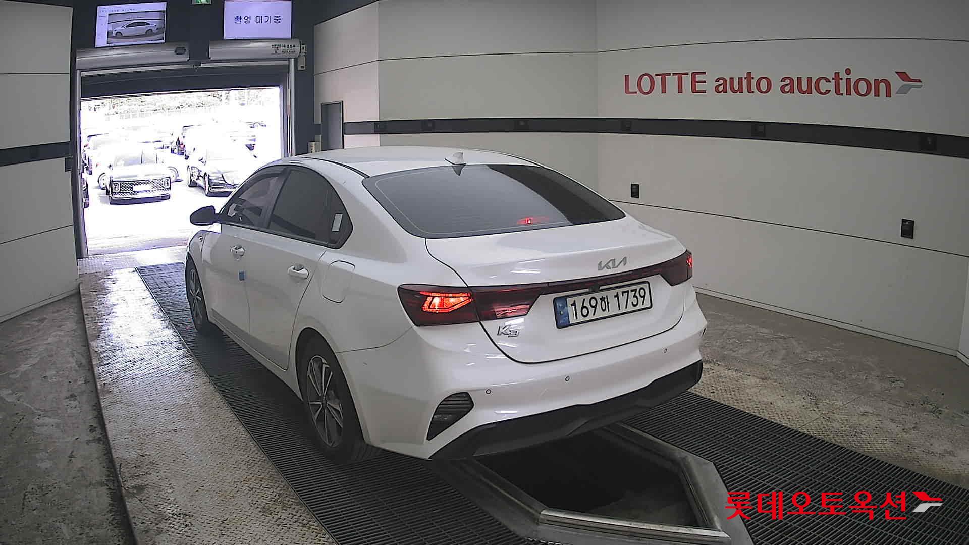 Kia K3 2022 - Image 16