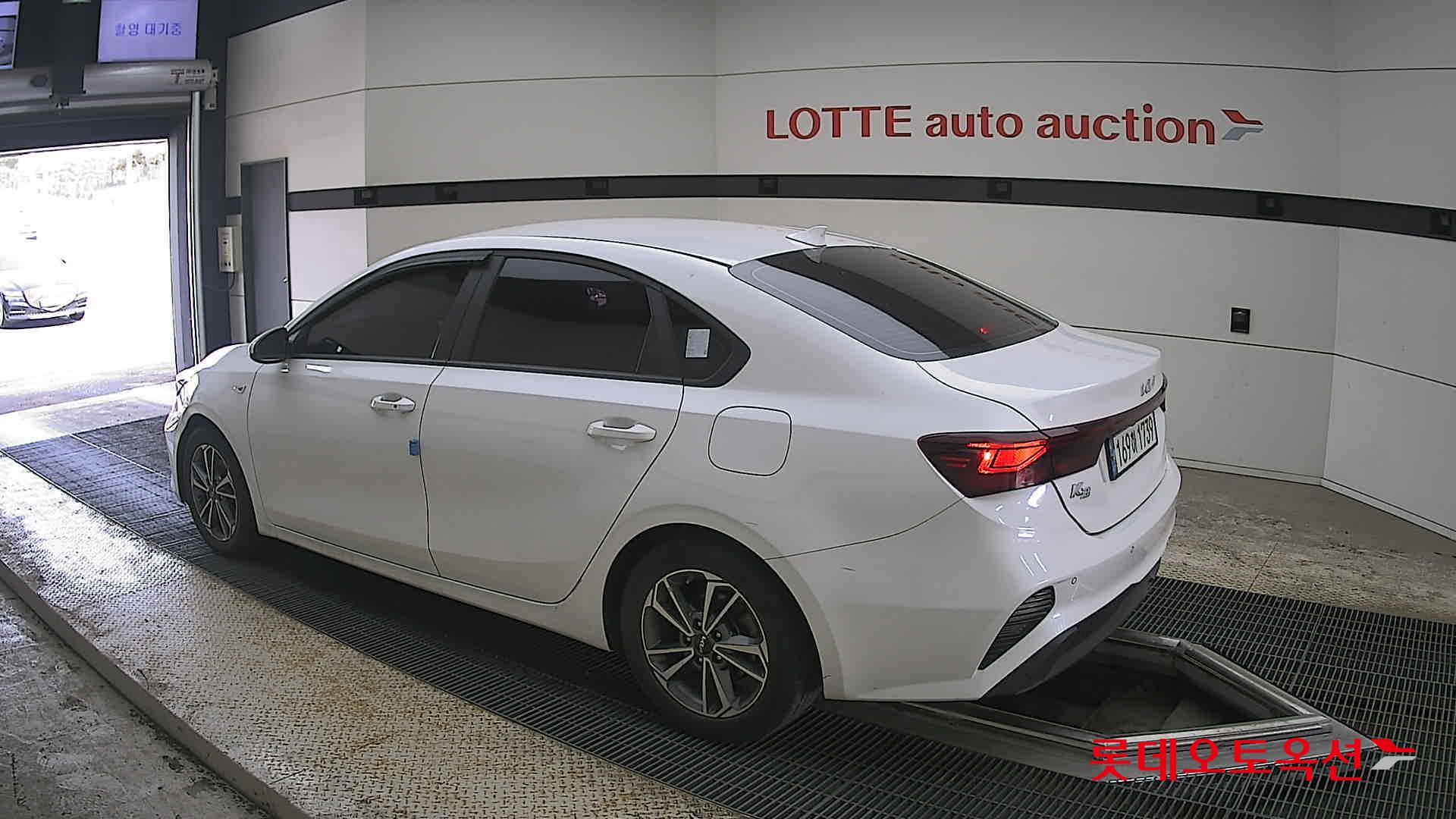 Kia K3 2022 - Image 15