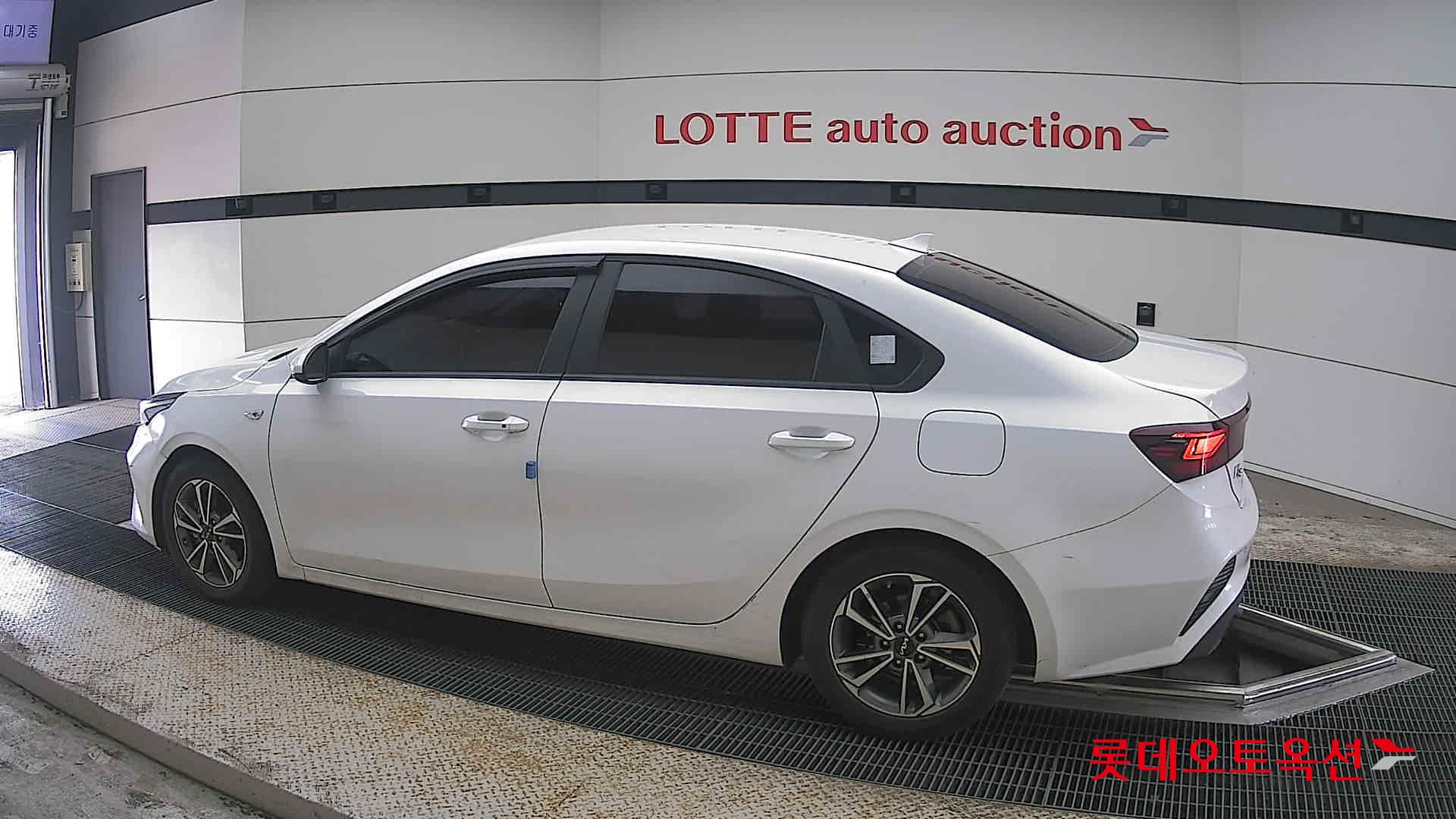 Kia K3 2022 - Image 14