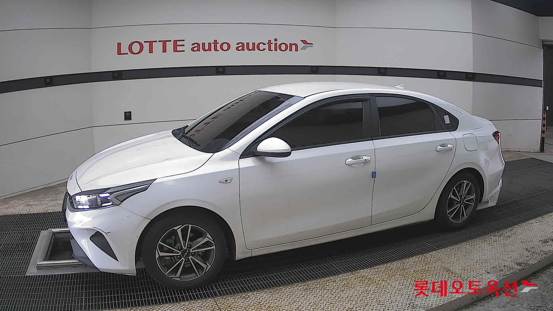 Kia K3 2022 - Image 12