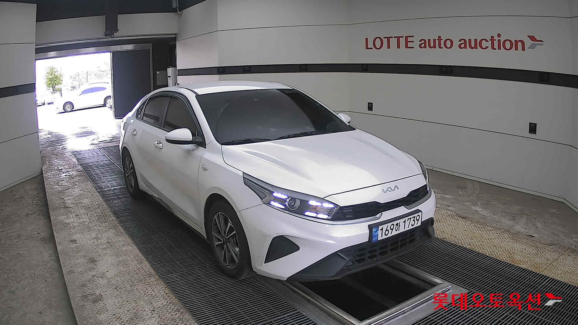 Kia K3 2022 - Image 24