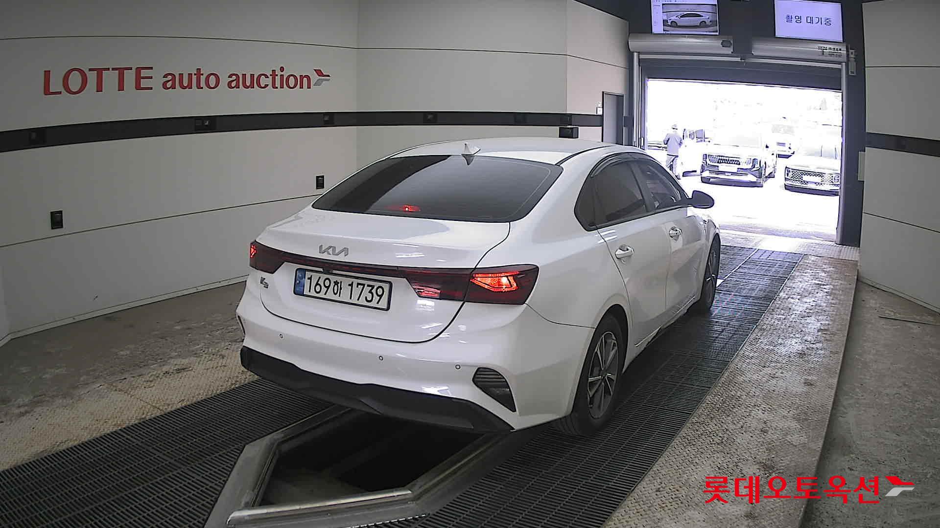 Kia K3 2022 - Image 18