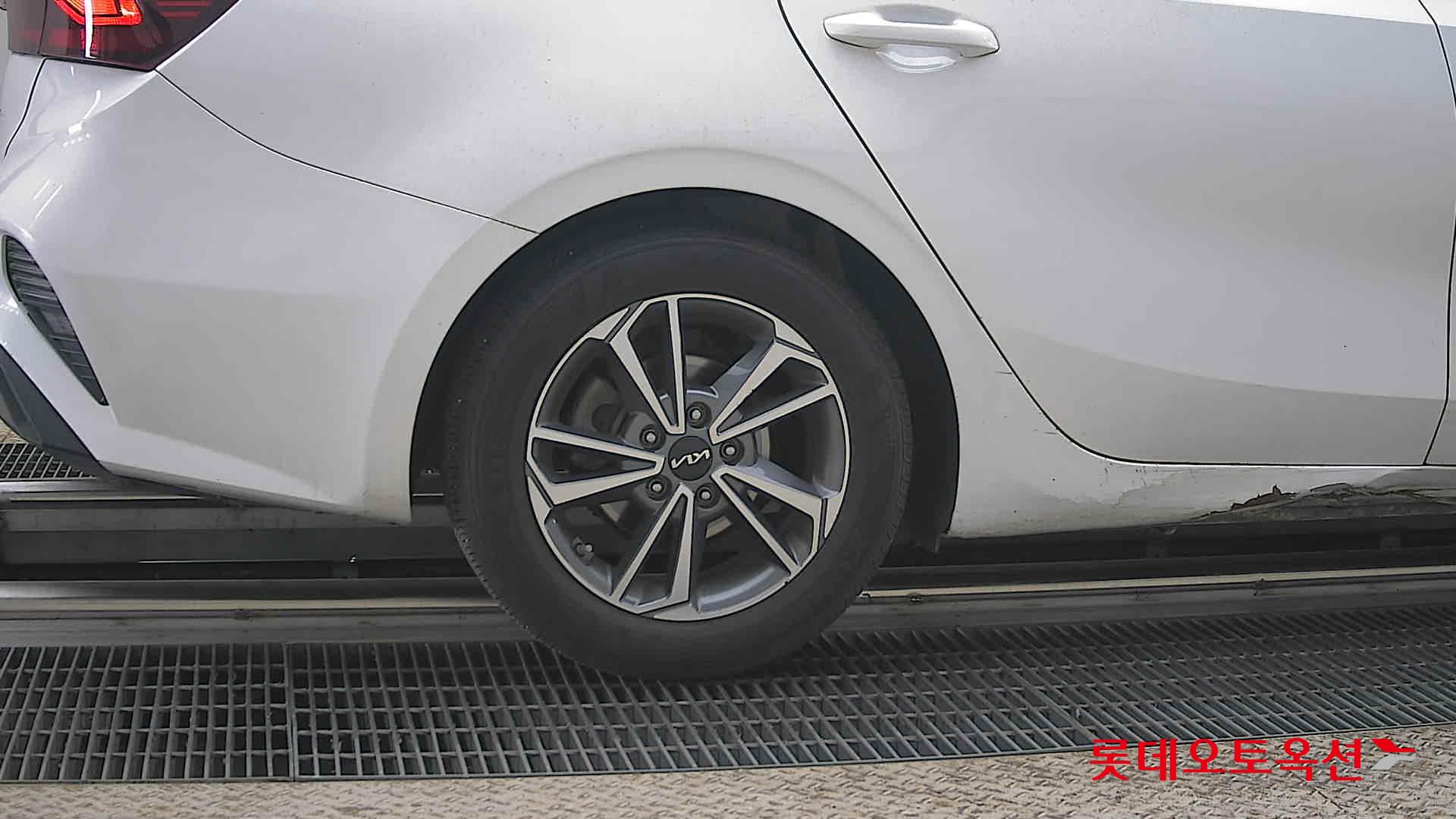 Kia K3 2022 - Image 28