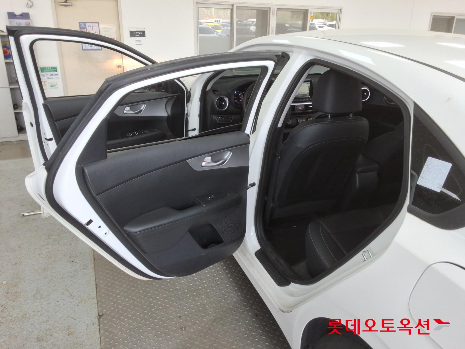 Kia K3 2022 - Image 37
