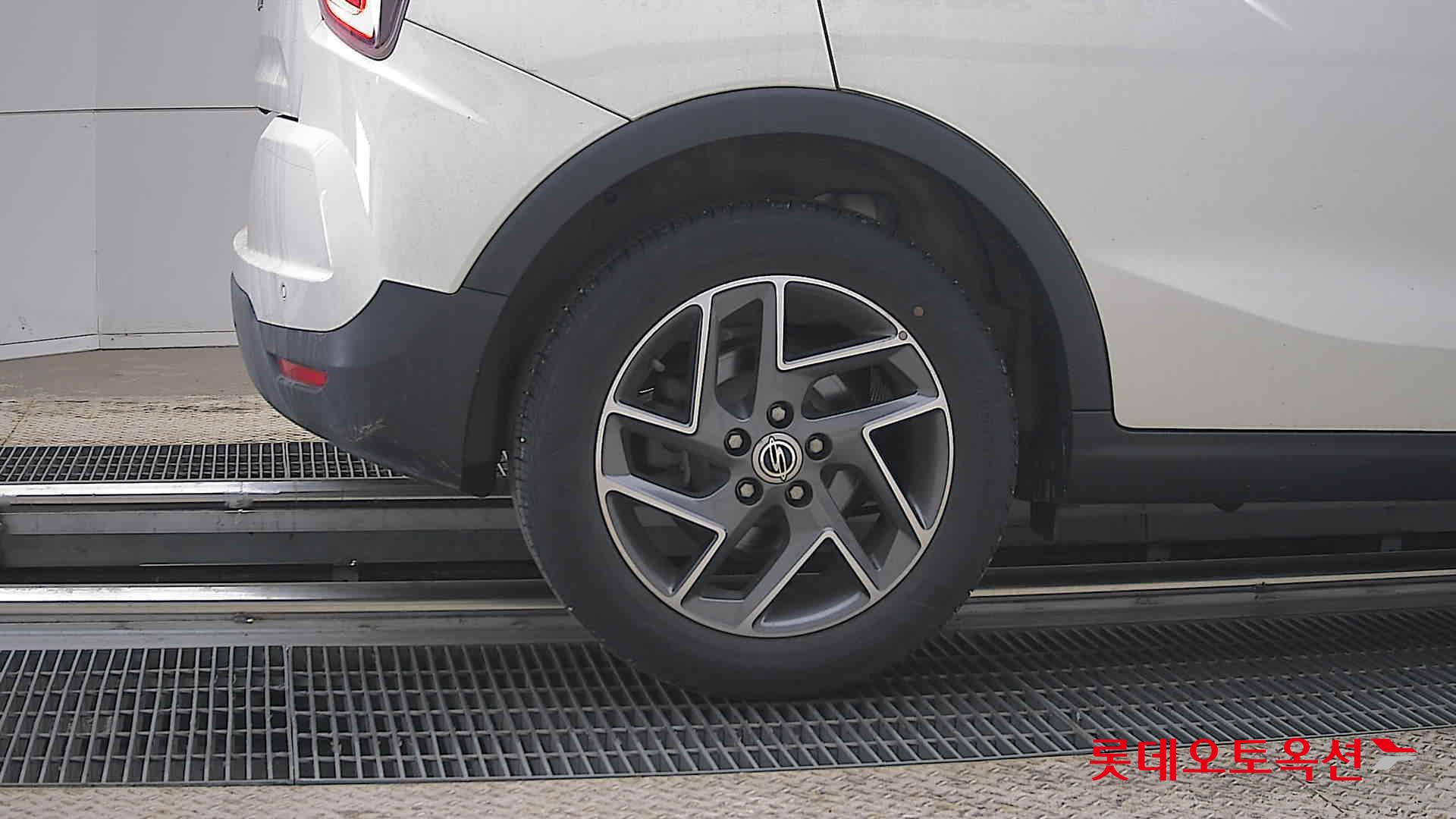 KG Mobility Tivoli 2022 - Image 28