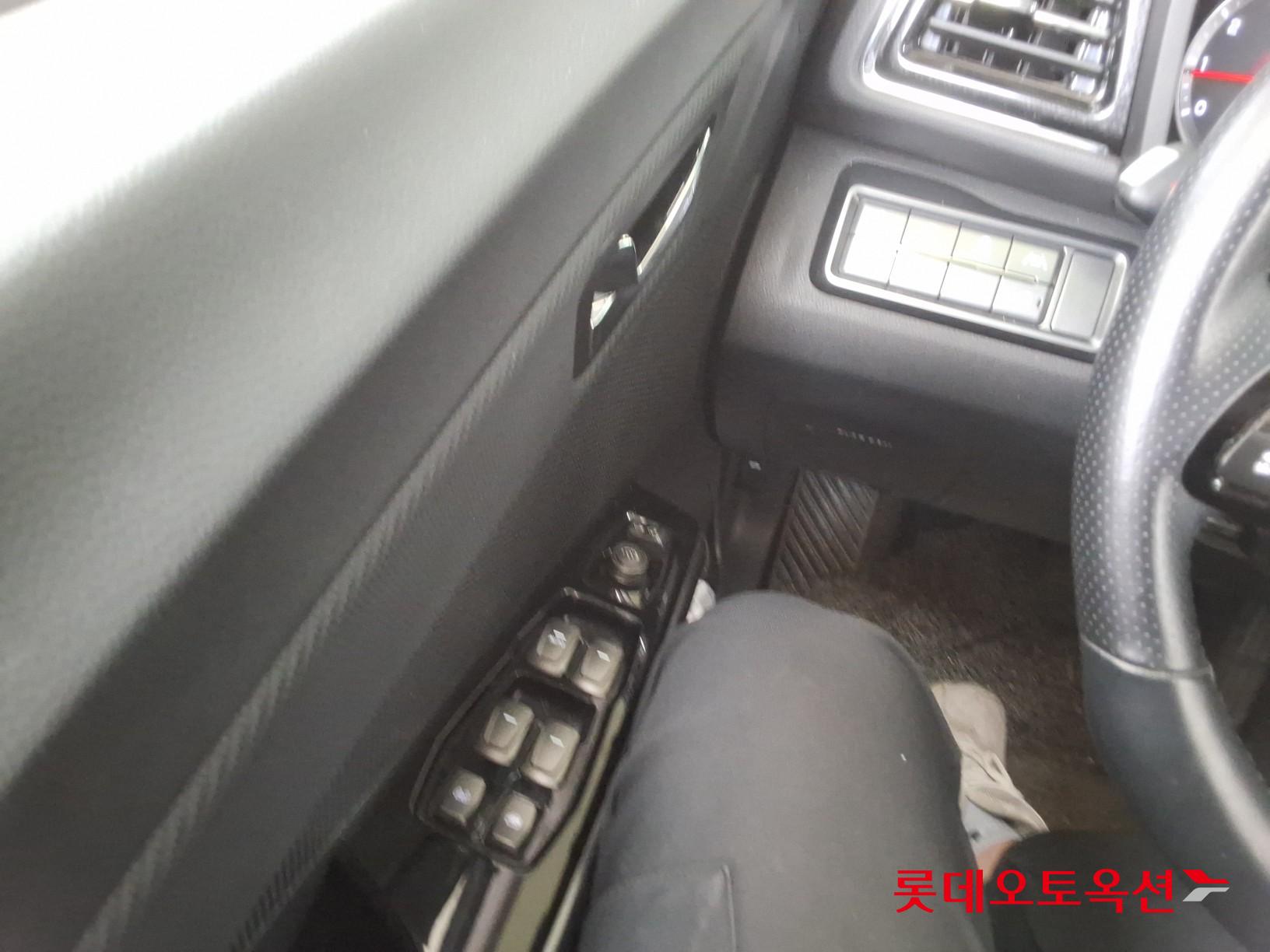 KG Mobility Tivoli 2022 - Image 29