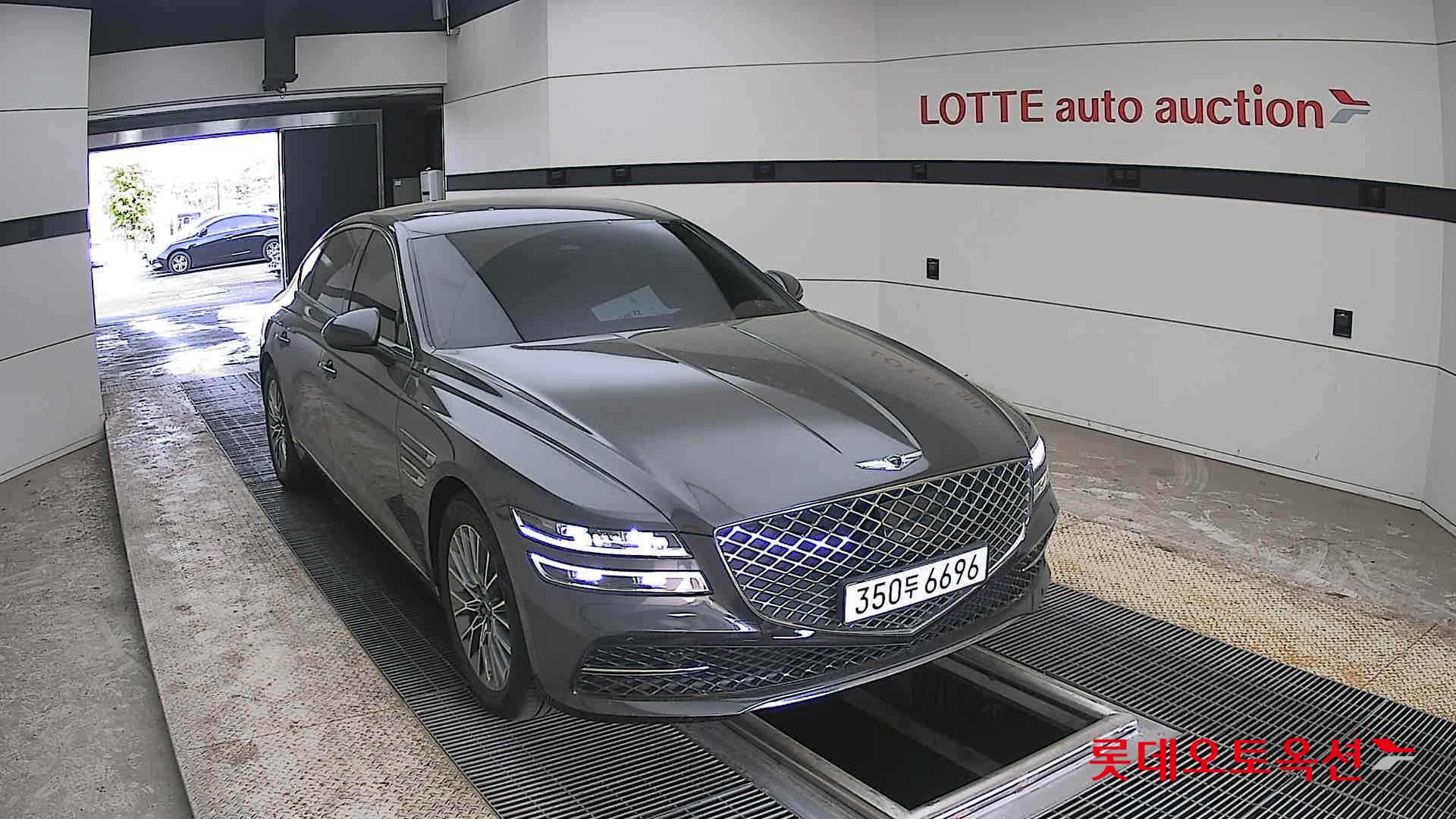 Genesis G80 - 24