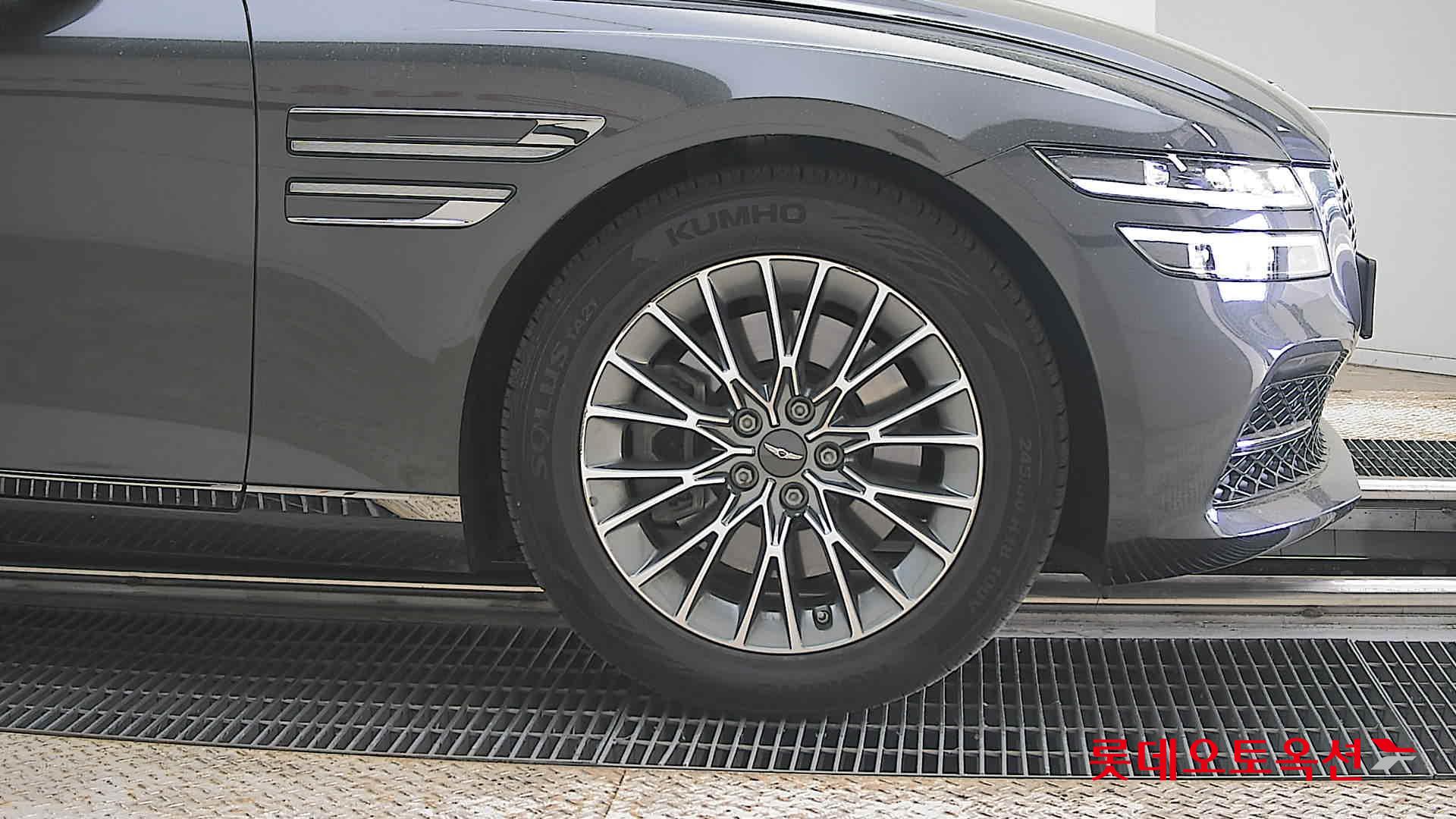 Genesis G80 - 27