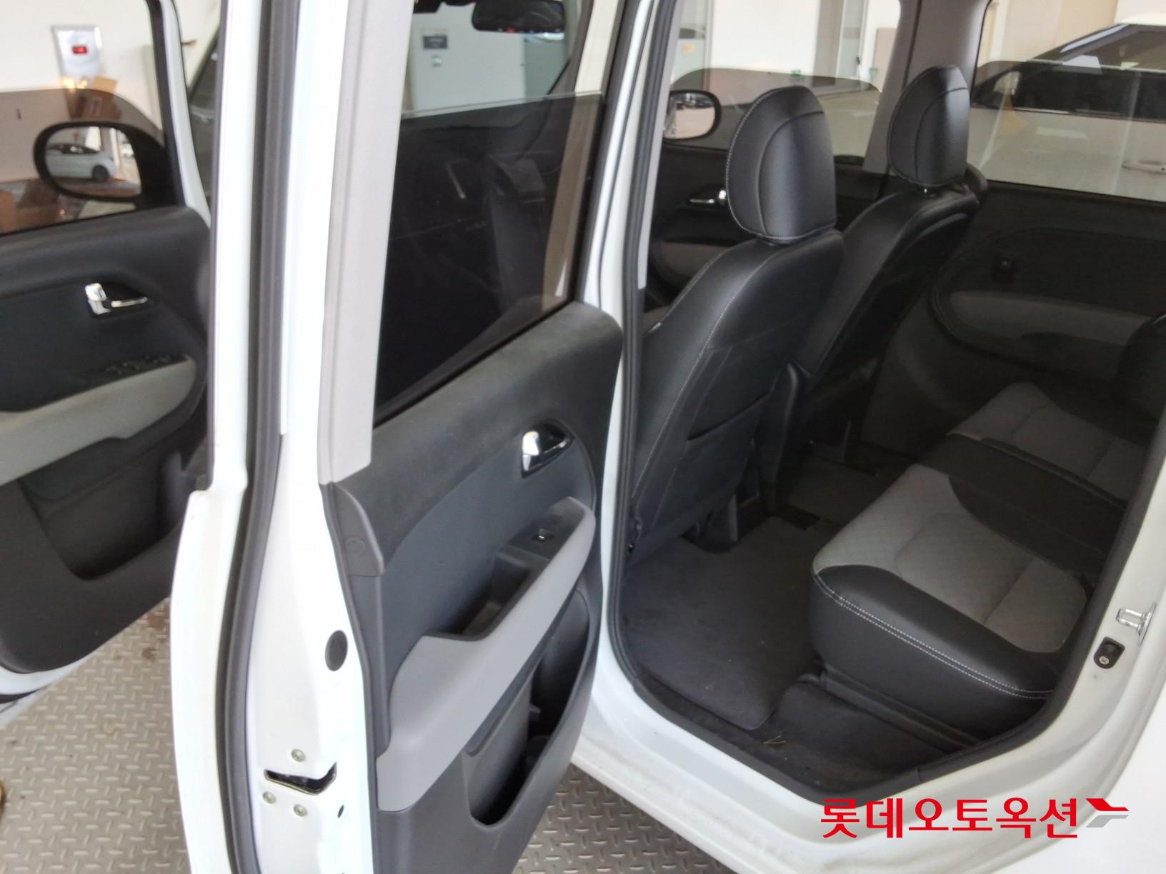 Kia Ray - 38
