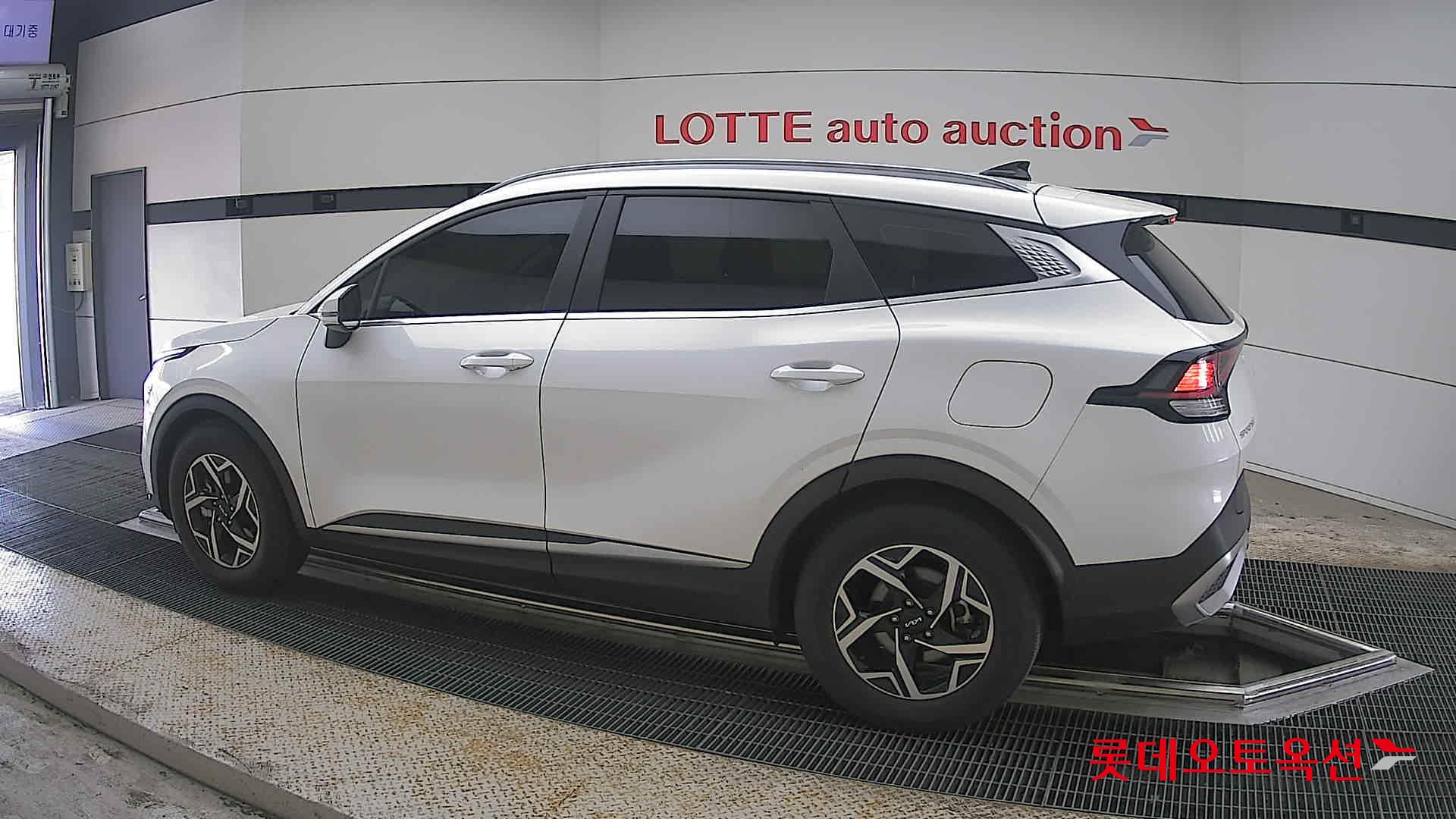 Kia Sportage 2023 - Image 14