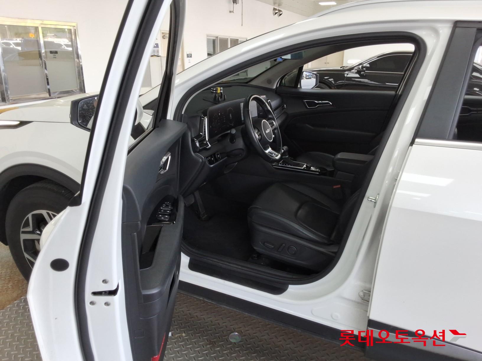 Kia Sportage 2023 - Image 36