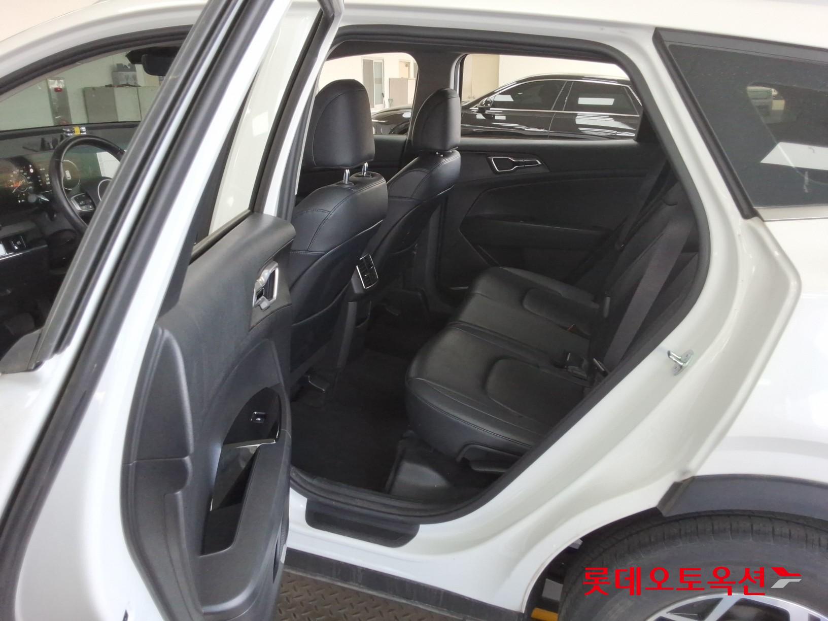 Kia Sportage 2023 - Image 37