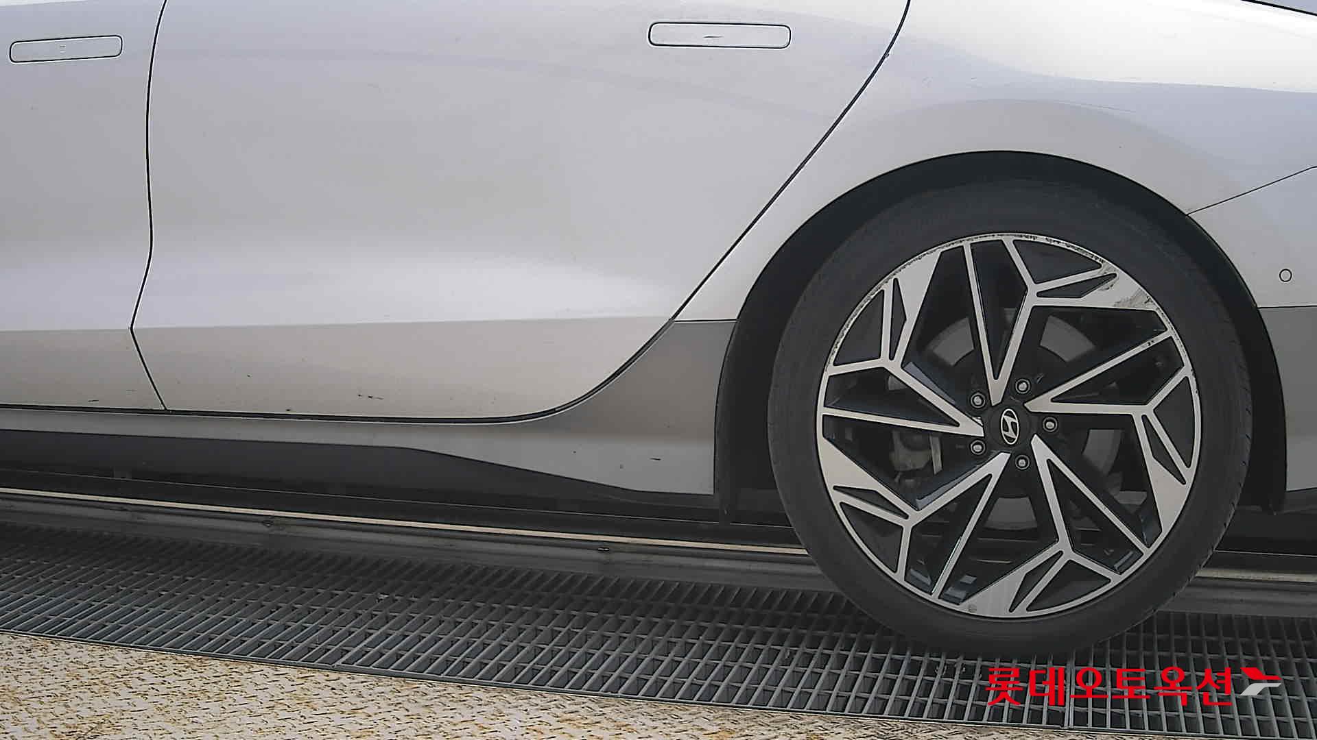 Hyundai Ioniq 6 2023 - Image 26