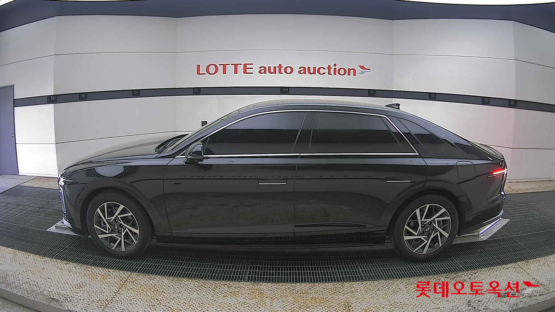 Hyundai Grandeur 2023 - Image 13