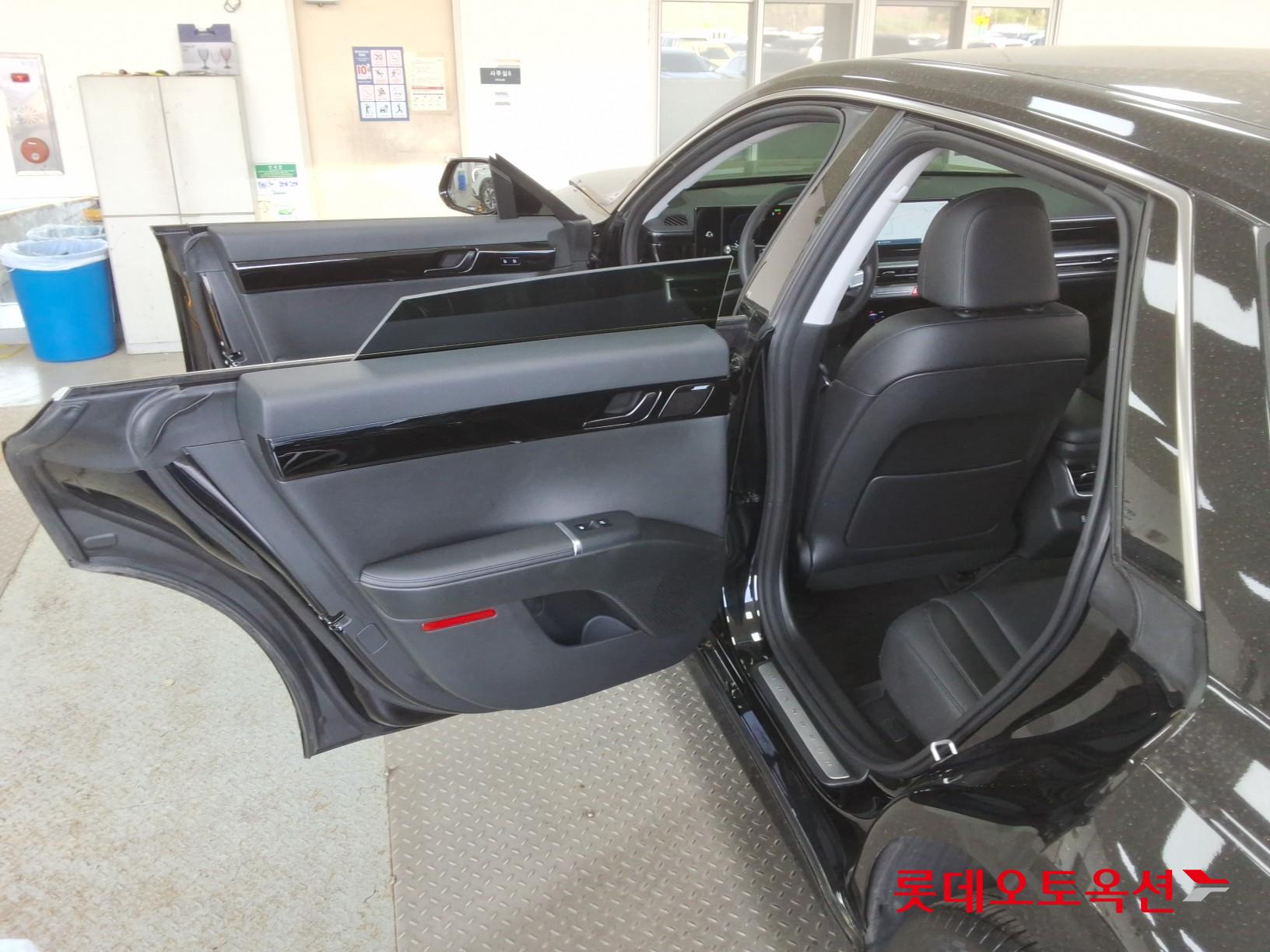 Hyundai Grandeur 2023 - Image 37