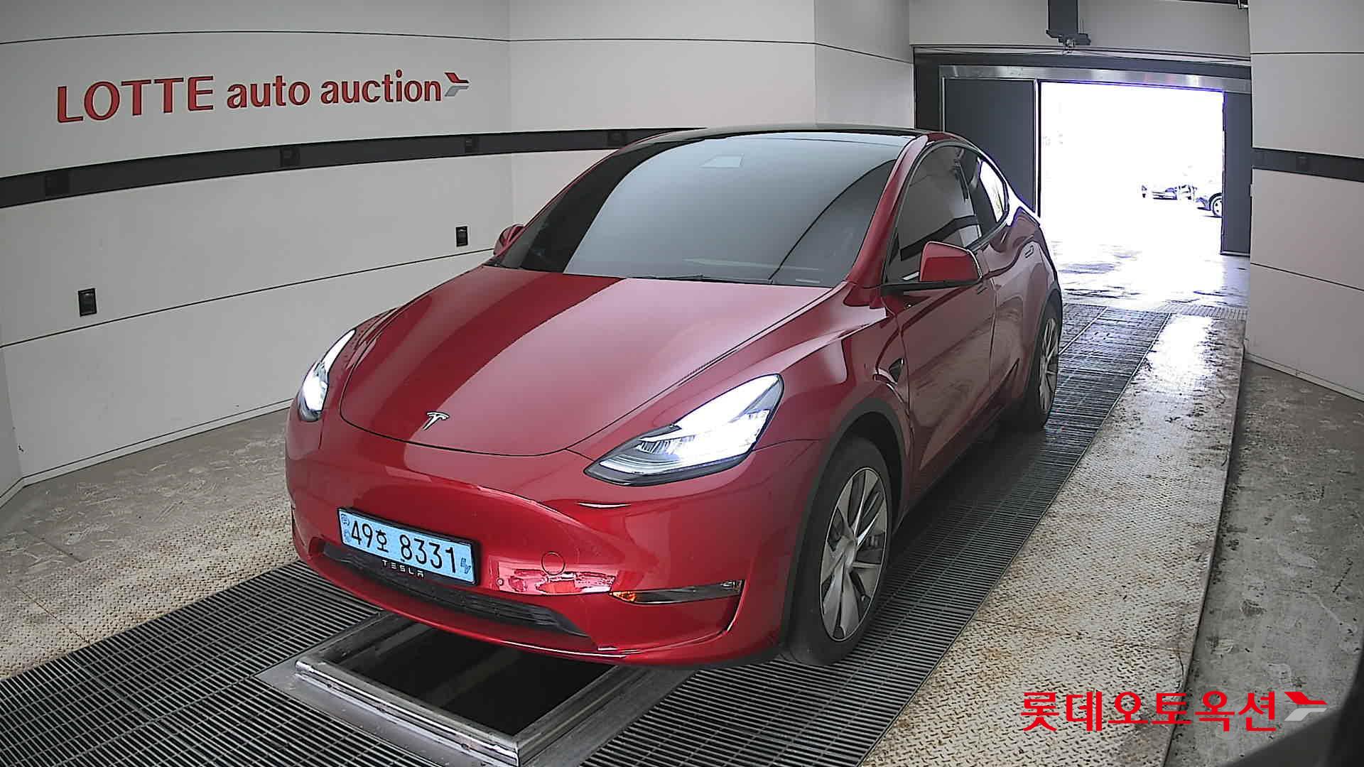 Tesla Model Y 2021 - Image 10