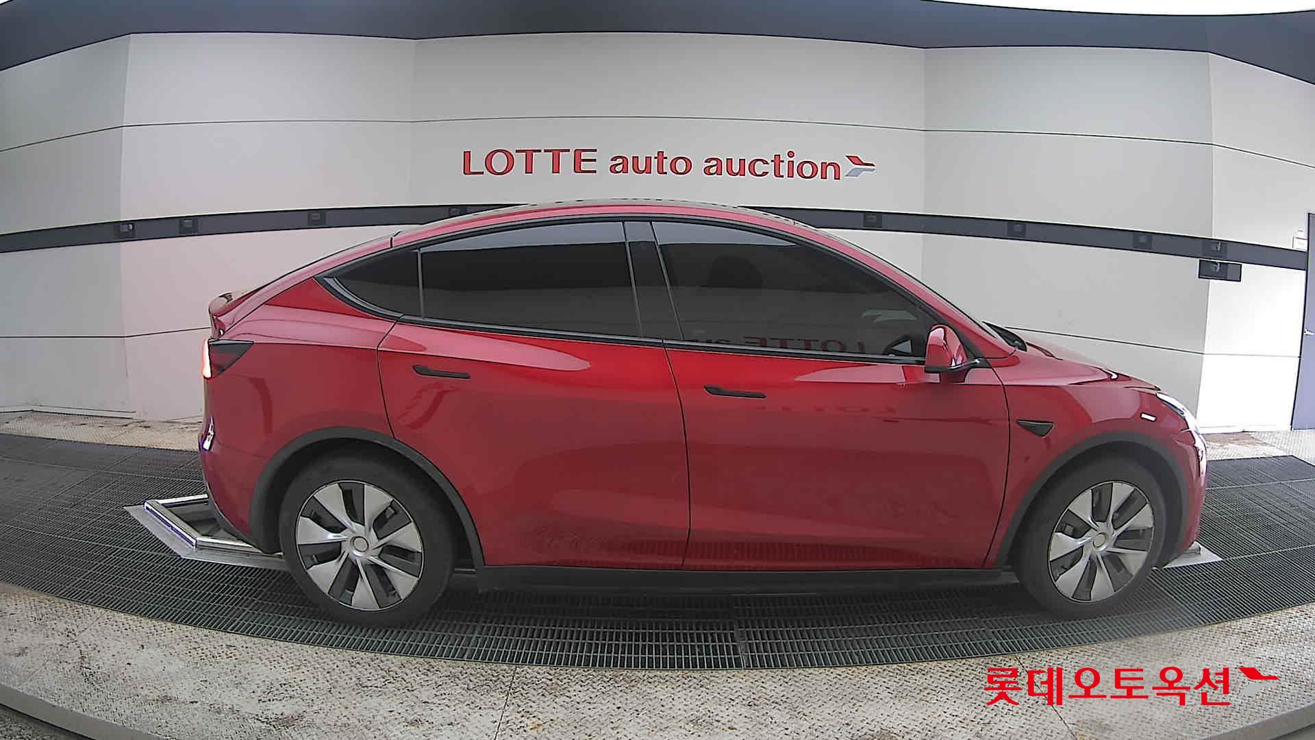 Tesla Model Y 2021 - Image 21