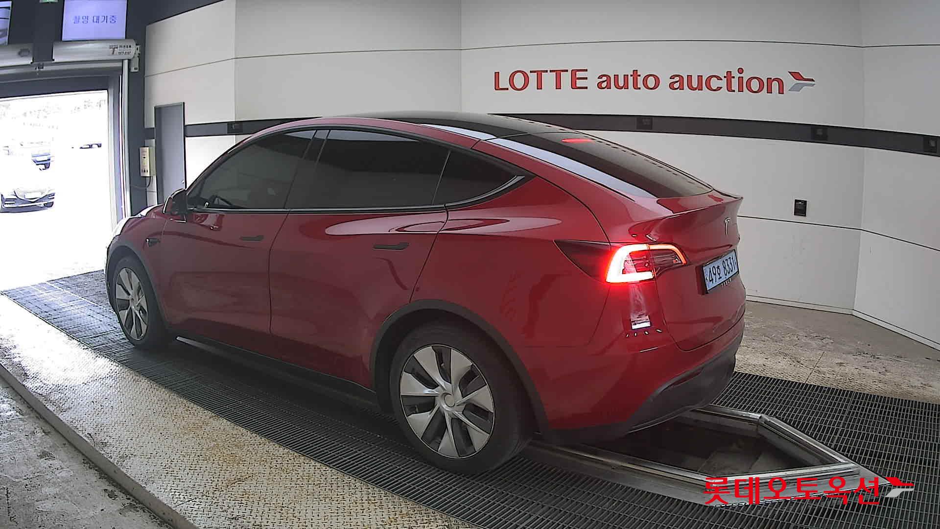 Tesla Model Y 2021 - Image 15